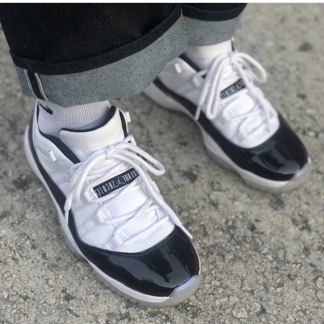 Jordan 11 Retro Low Iridescent 착용 스타일