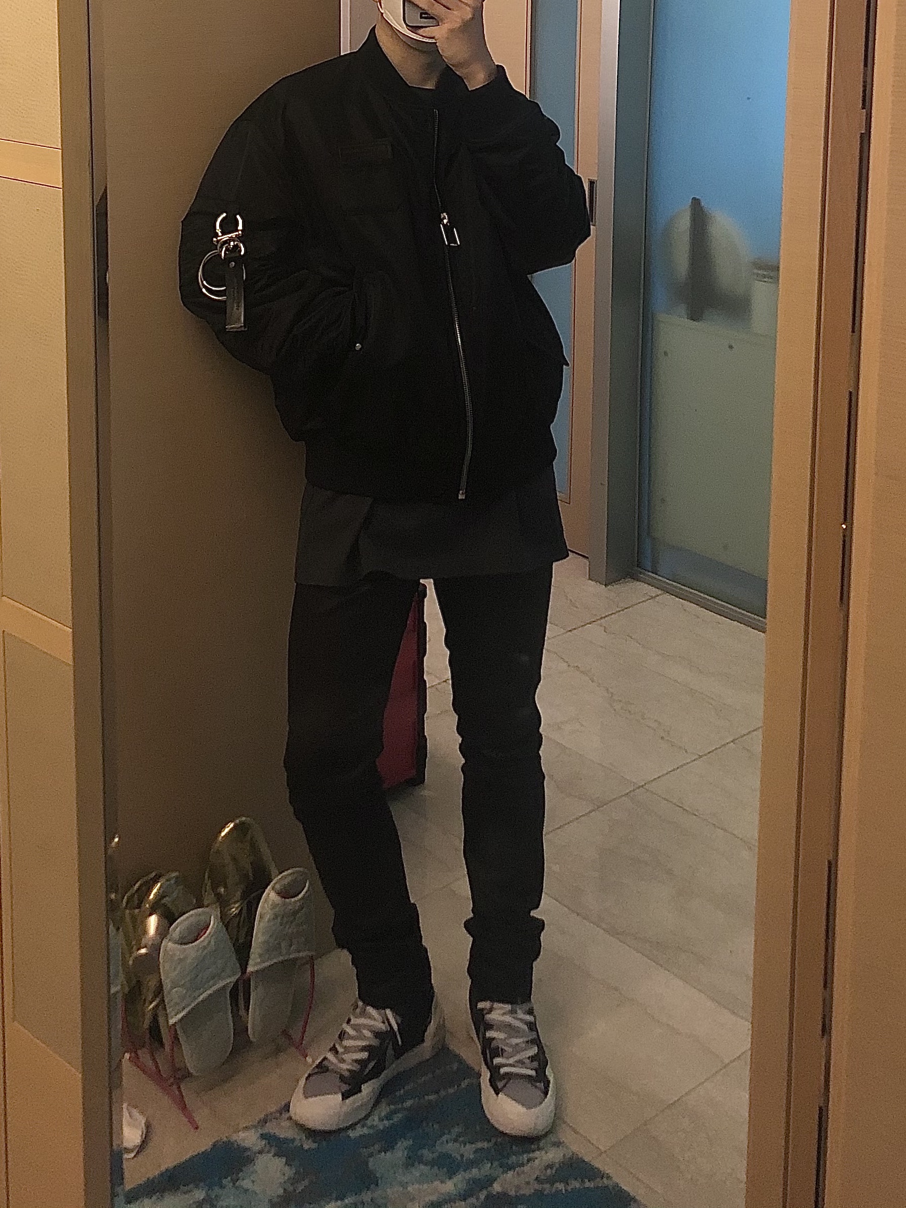 Nike x Sacai Blazer Mid Black Grey 착용 스타일