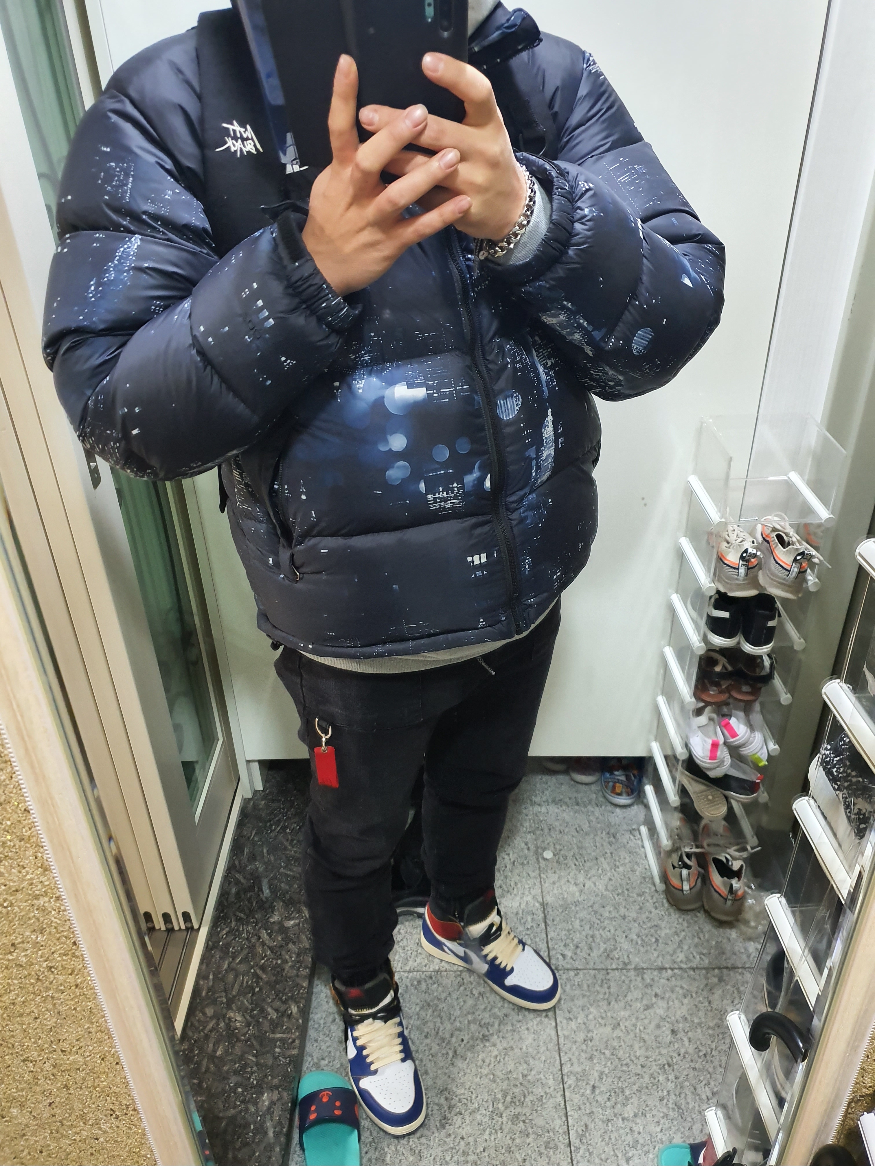 Jordan 1 x Travis Scott Retro High OG SP Mocha, Nike x Peaceminusone Air Force 1 Low Para-Noise 착용 스타일 - 3