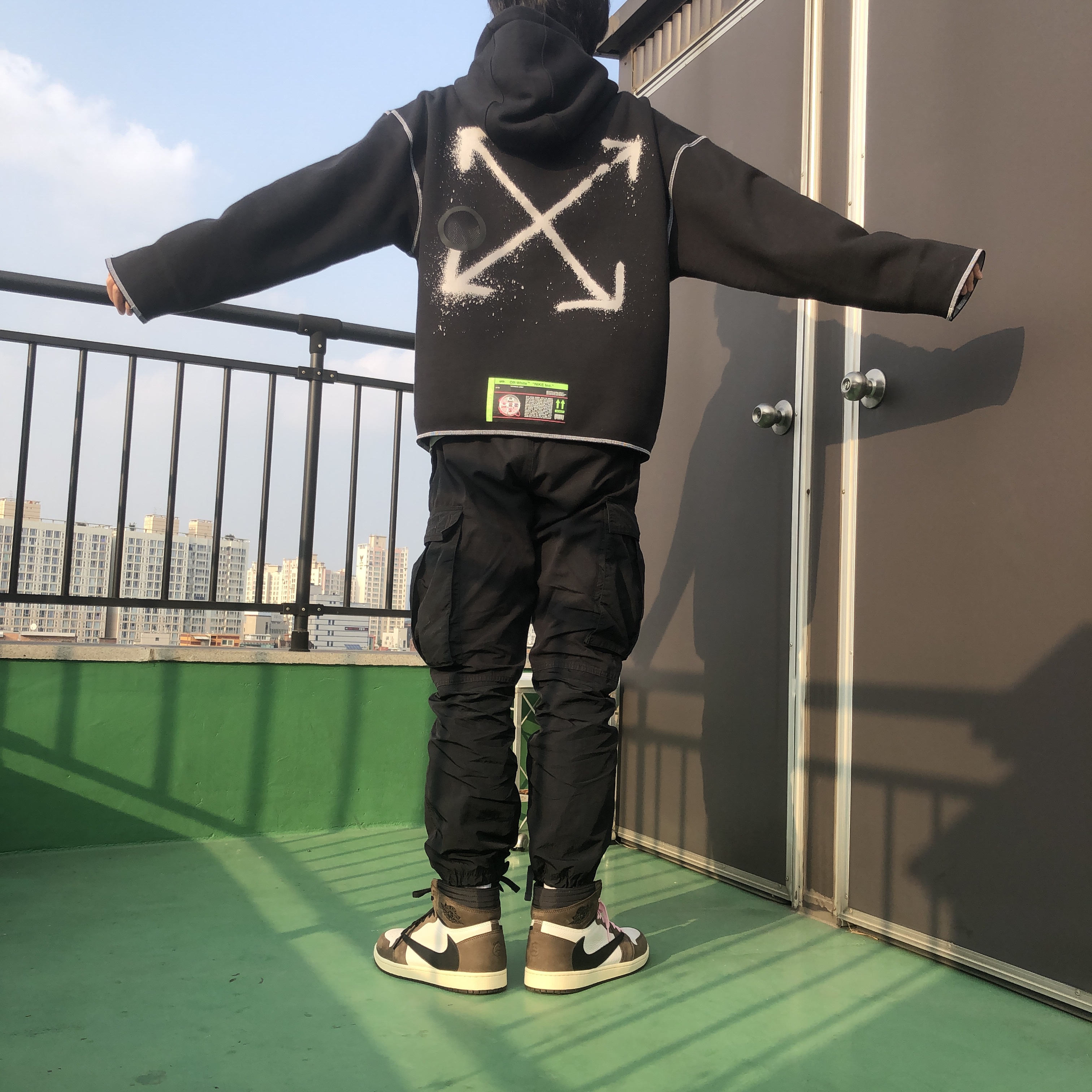 Jordan 1 x Travis Scott Retro High OG SP Mocha 착용 스타일