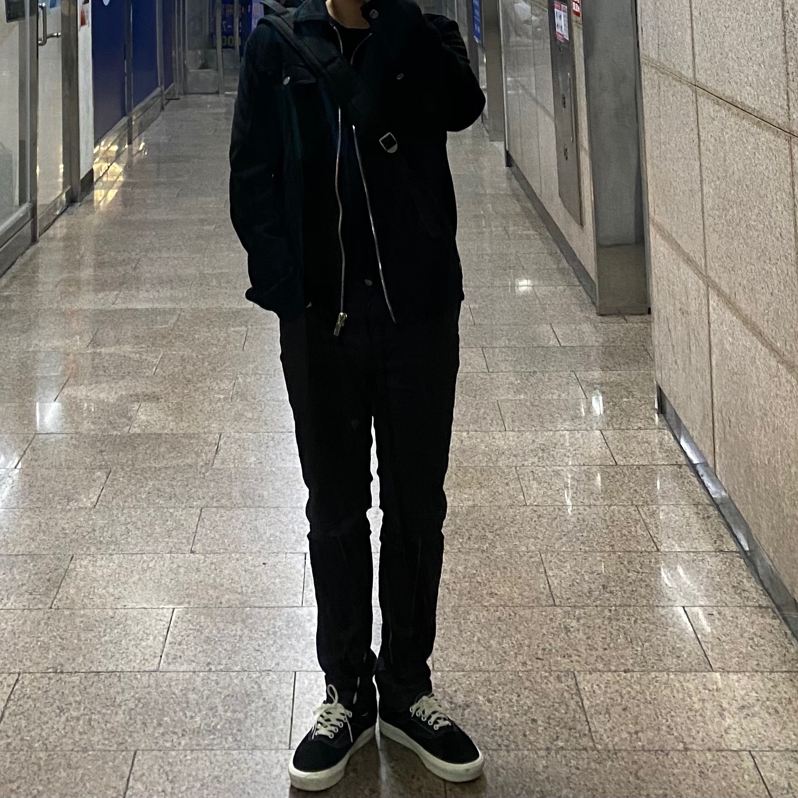 Vans Vault OG Authentic LX Black 착용 스타일