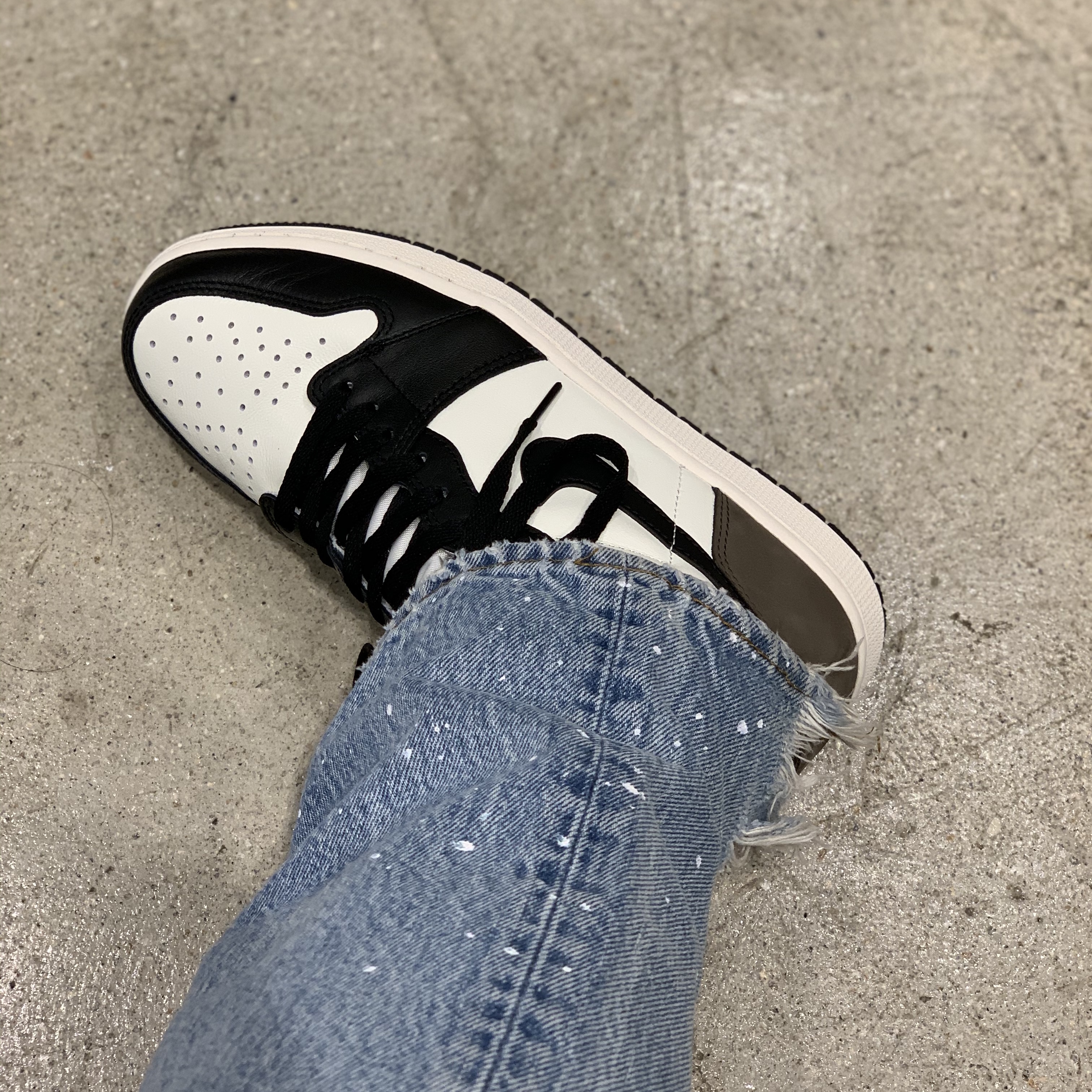 Jordan 1 Retro High OG Black Mocha 착용 스타일