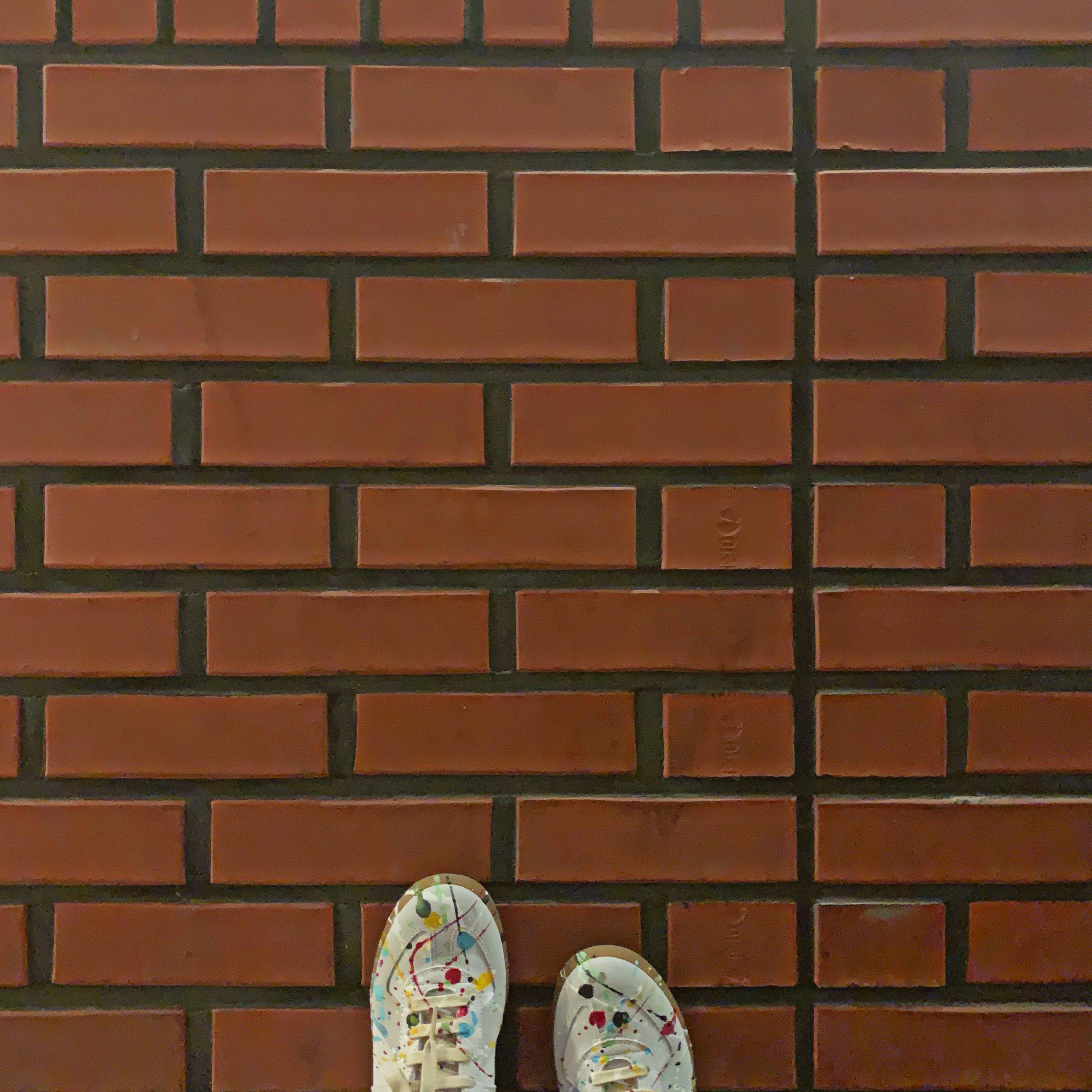 Maison Margiela Replica Paint Drop Sneakers 착용 스타일