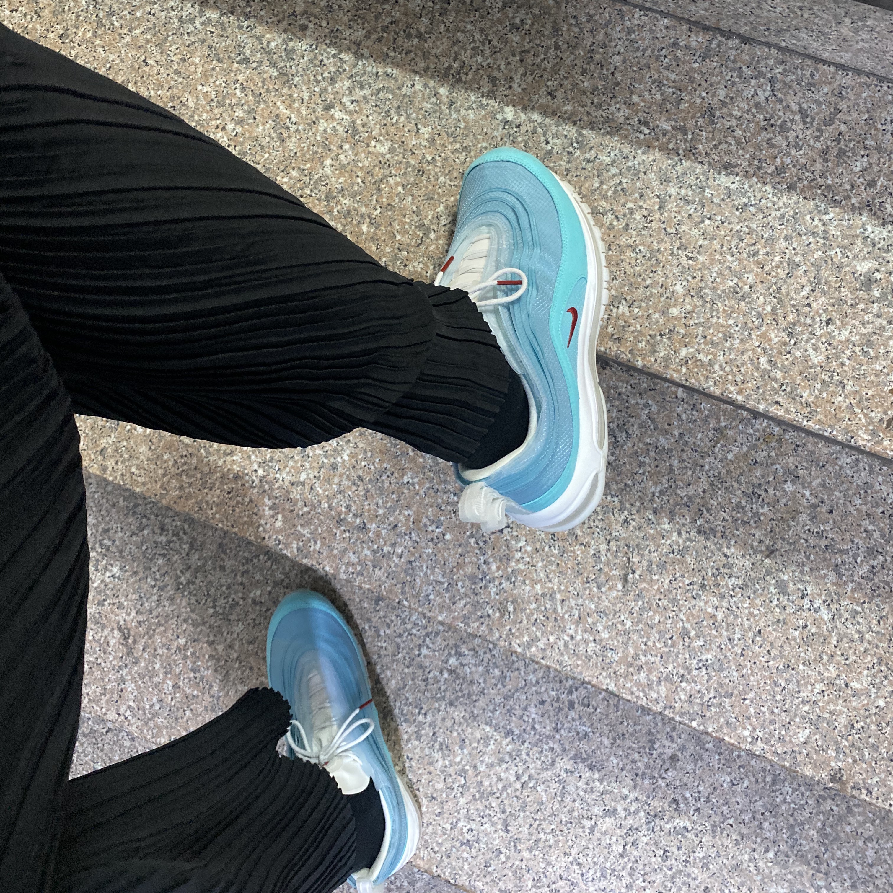 Nike Air Max 97 Shanghai Kaleidoscope 착용 스타일