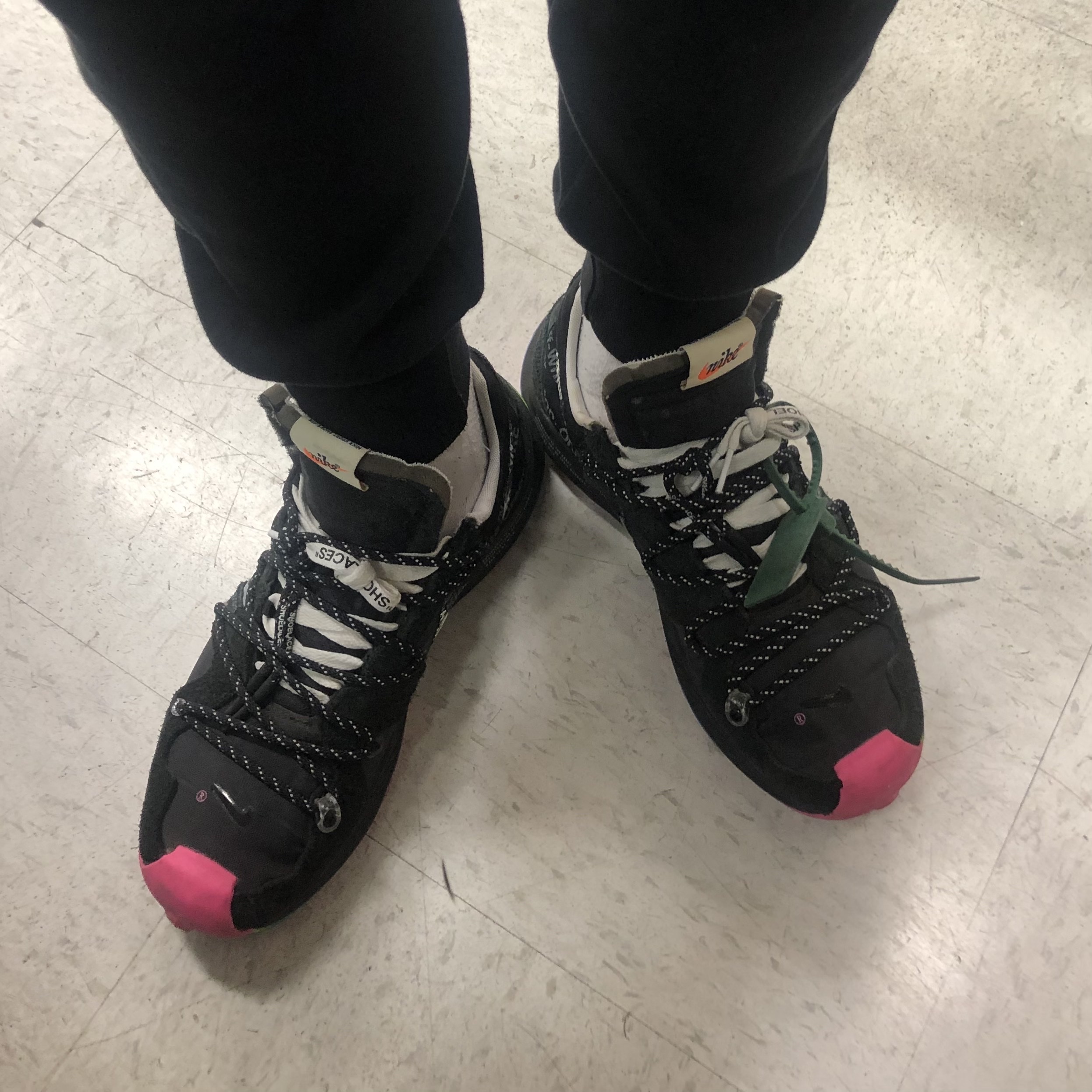 (W) Nike x Off-White Zoom Terra Kiger 5 Black 착용 스타일