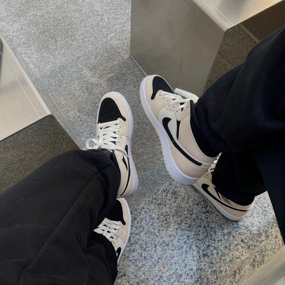 (W) Jordan 1 Mid Barely Orange 착용 스타일