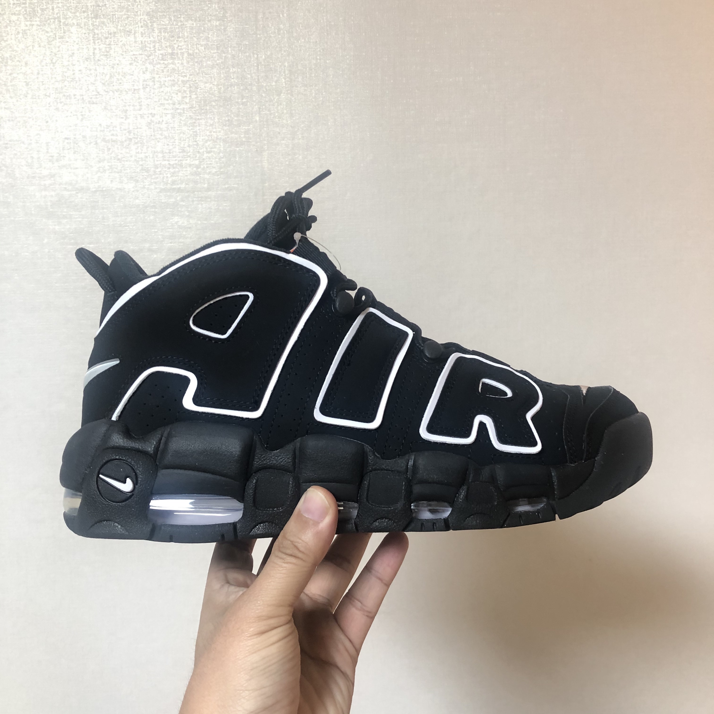 Nike Air More Uptempo Black White 2020 착용 스타일