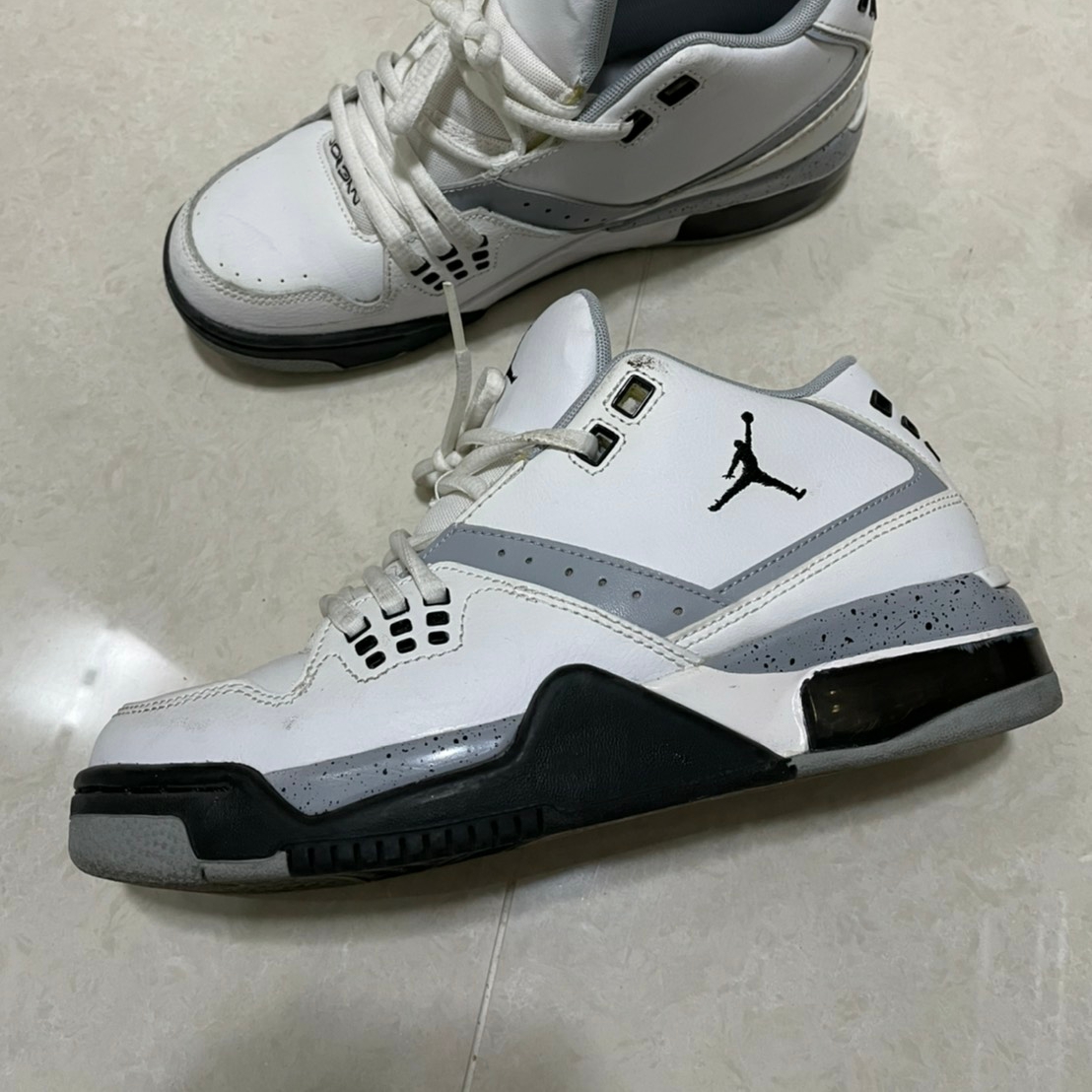 Jordan Flight 23 White Cement 착용 스타일