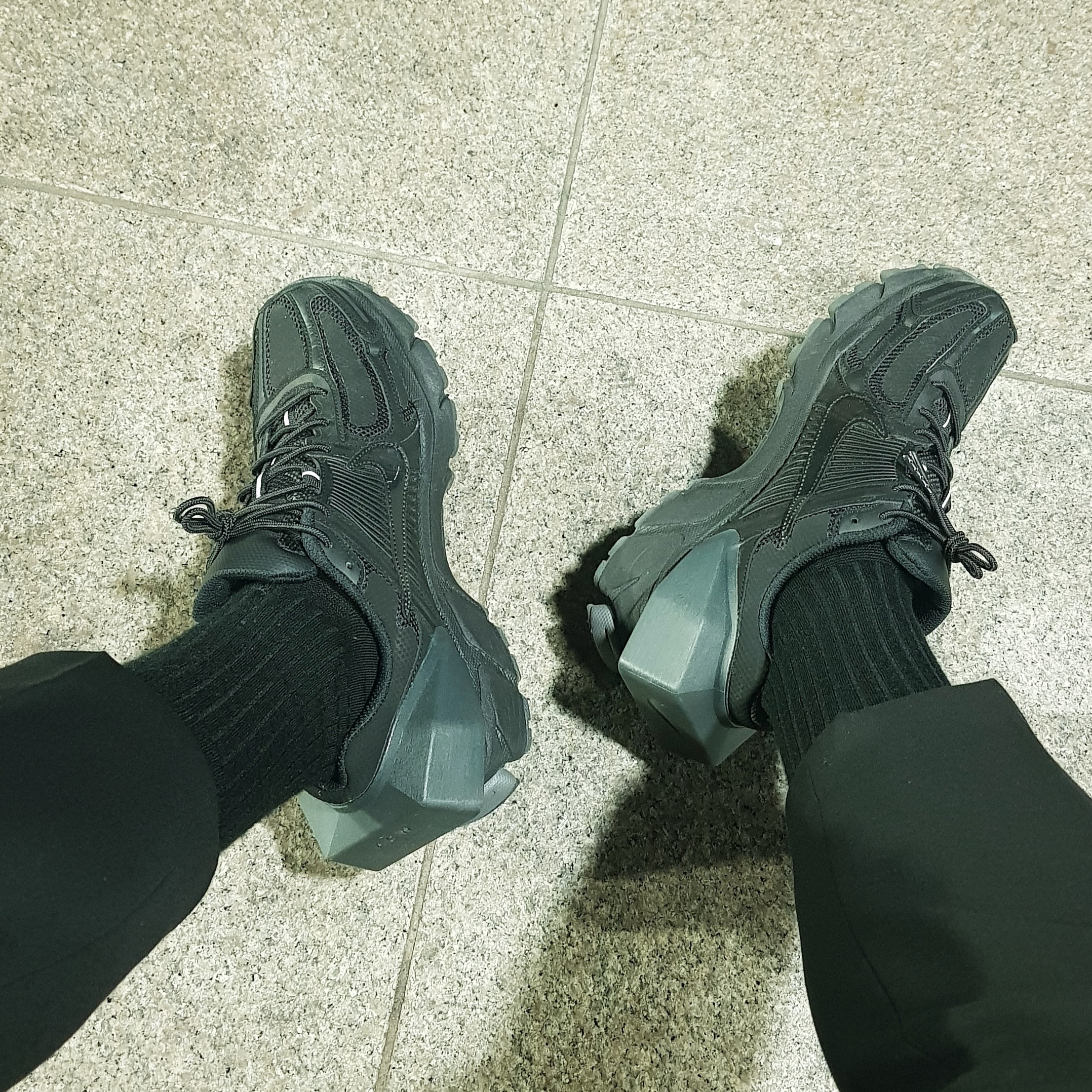 Nike x A-Cold-Wall Zoom Vomero 5 Black 착용 스타일