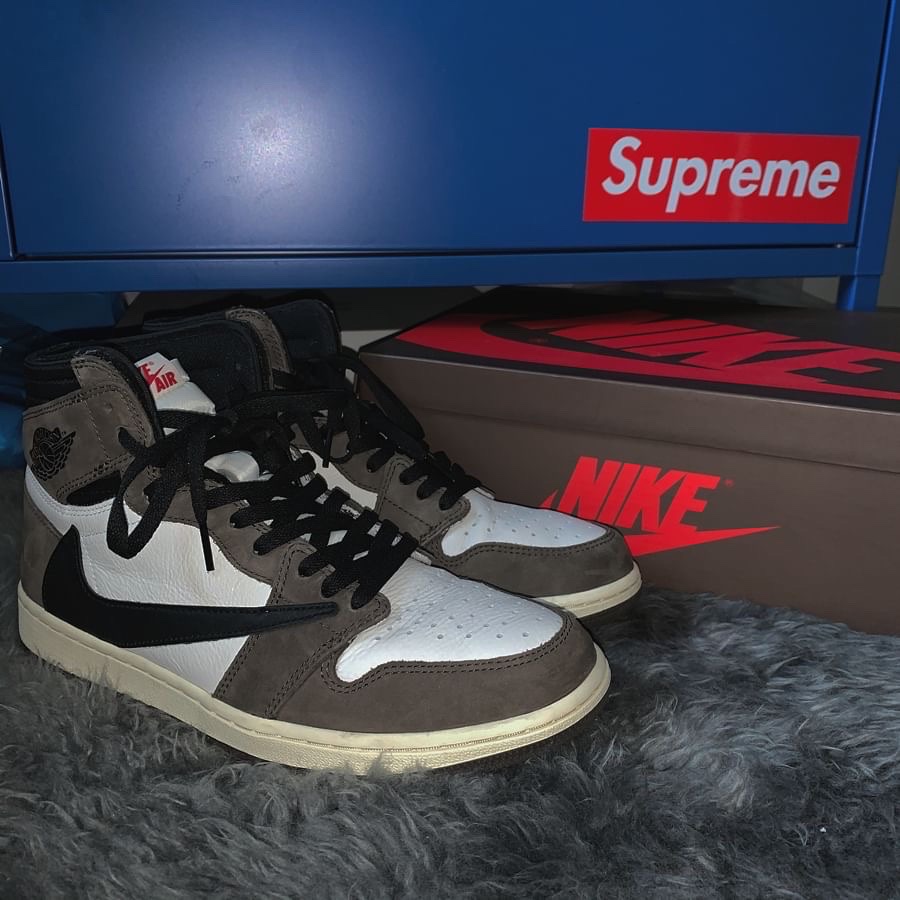 Jordan 1 x Travis Scott Retro High OG SP Mocha 착용 스타일