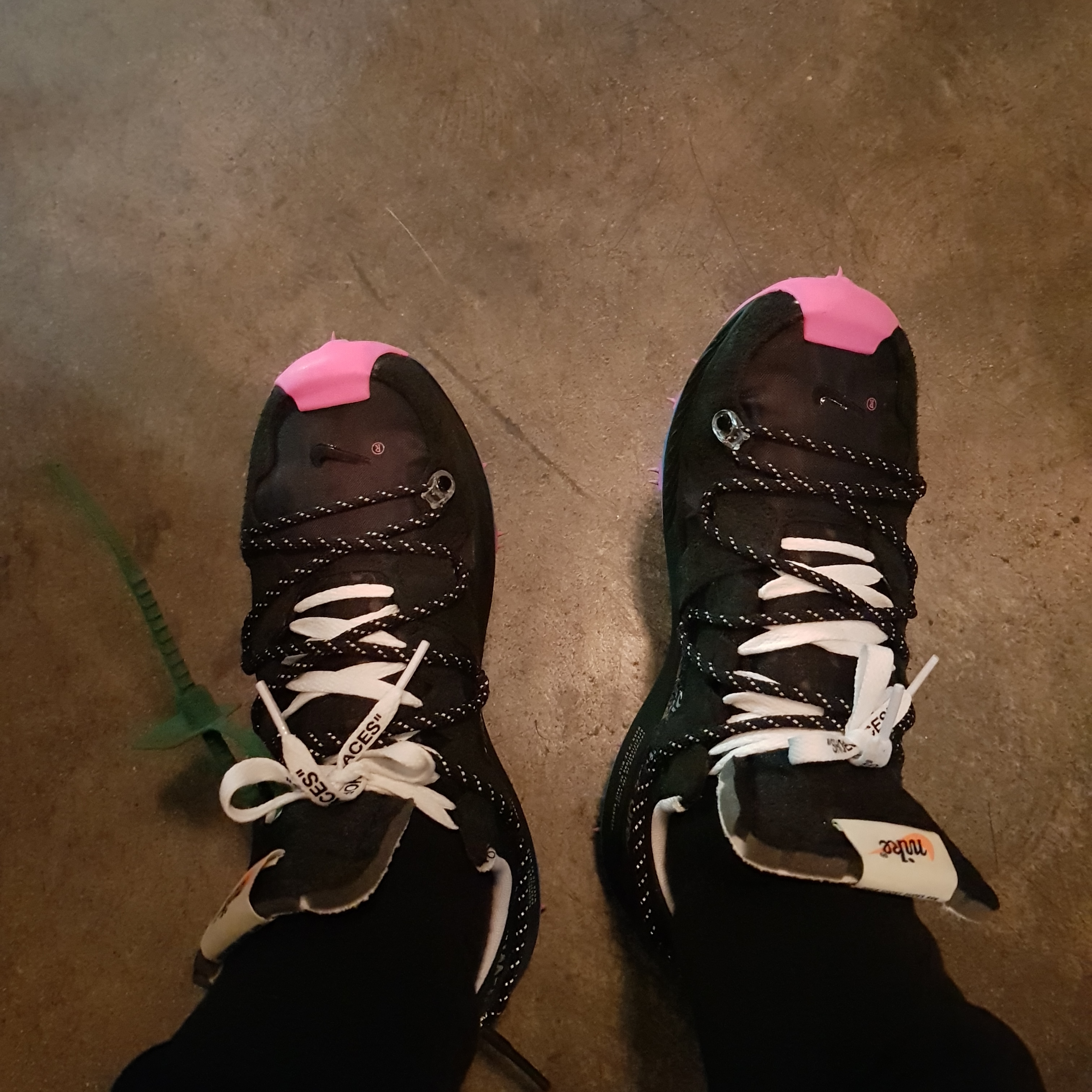 Balenciaga Triple S Grey Red Blue 2018 Reissue, Adidas Yeezy Boost 700 Analog 2019 착용 스타일 - 4
