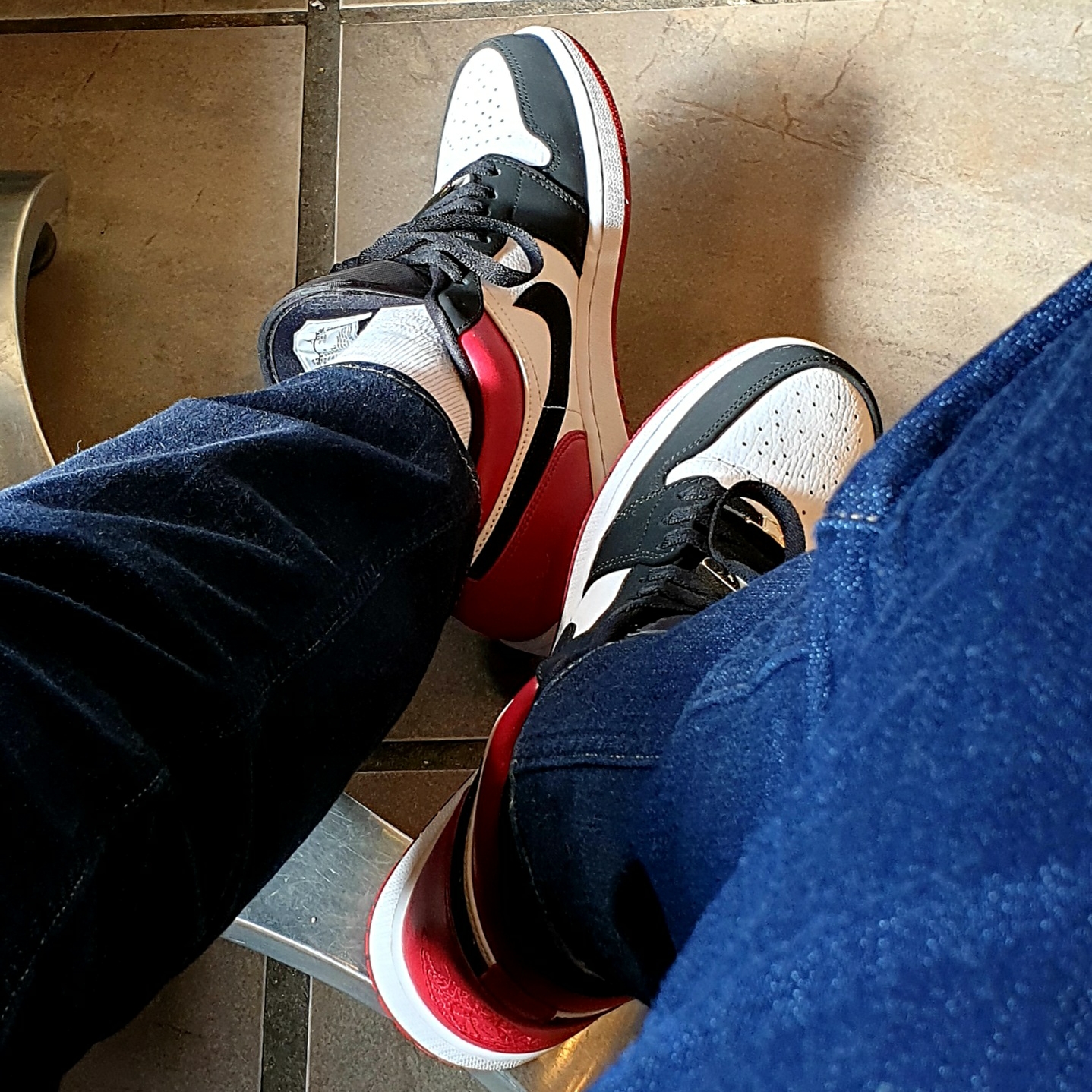 Jordan 1 Low Black Toe 착용 스타일