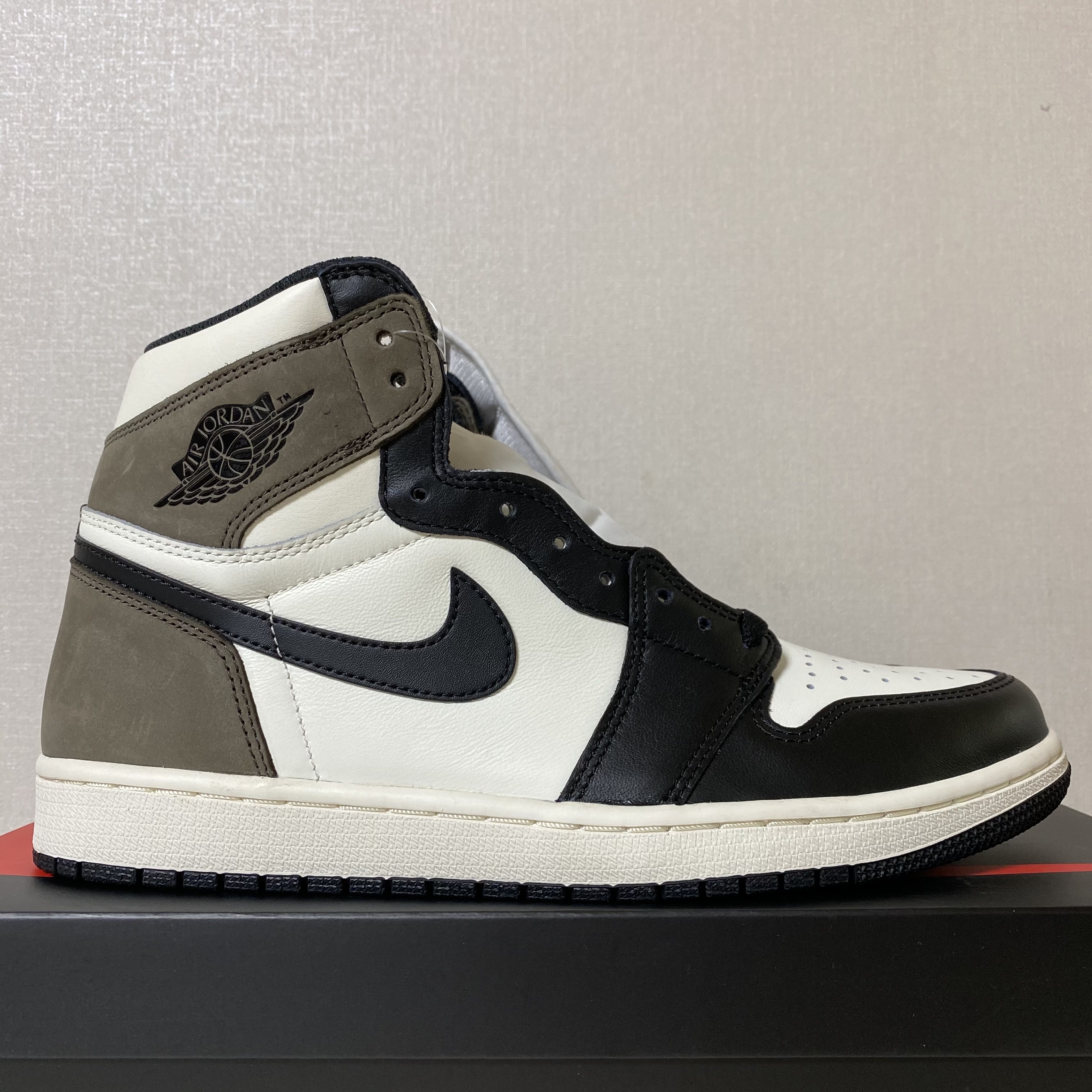 Jordan 1 Retro High OG Black Mocha 착용 스타일