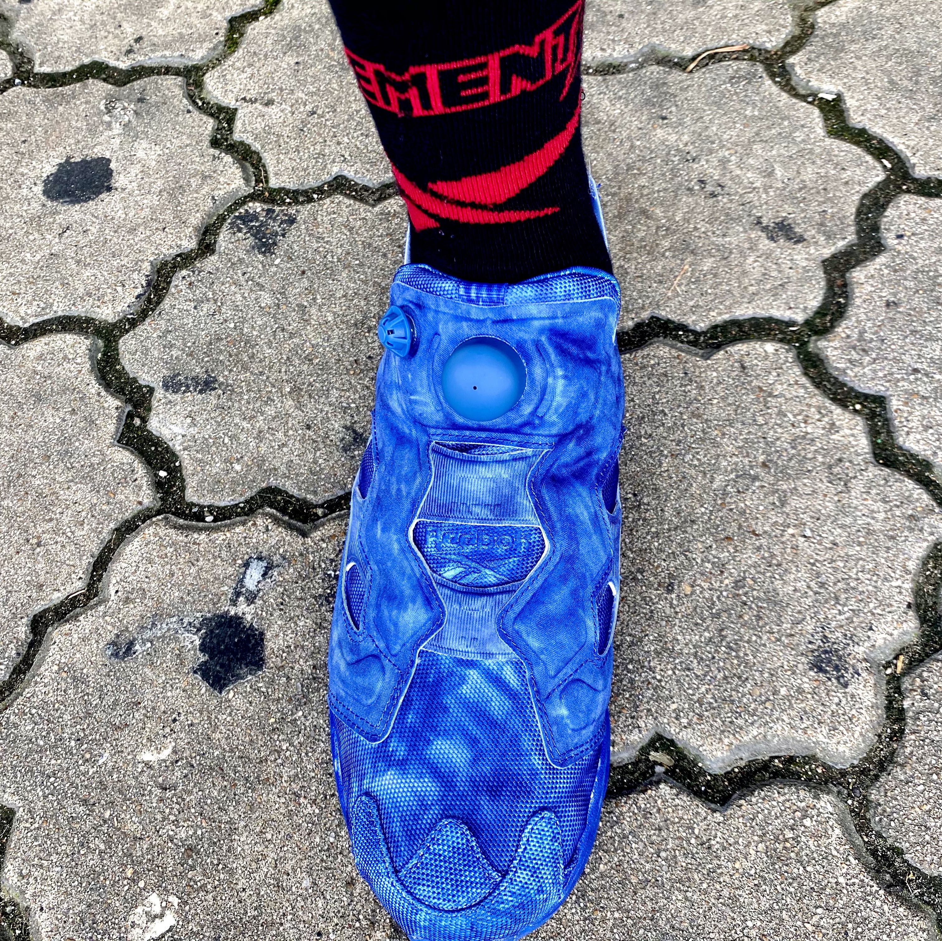 Reebok x Vetements Instapump Fury Blue 착용 스타일