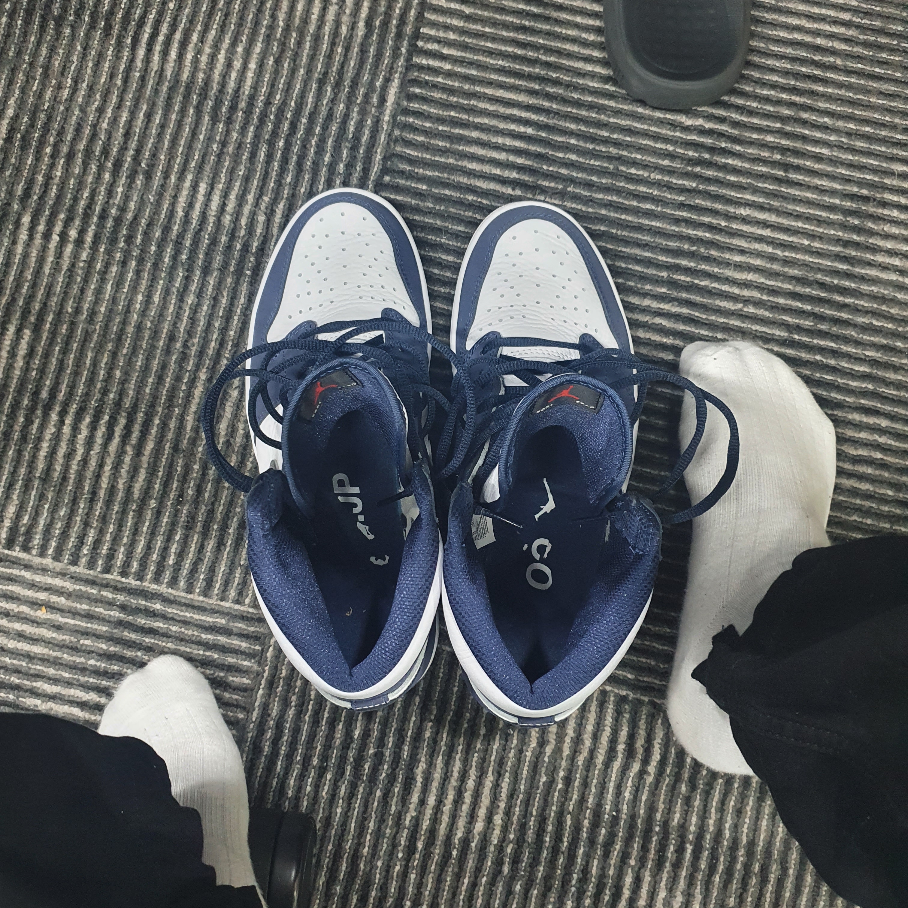 Jordan 1 Retro High OG CO.JP Midnight Navy 착용 스타일
