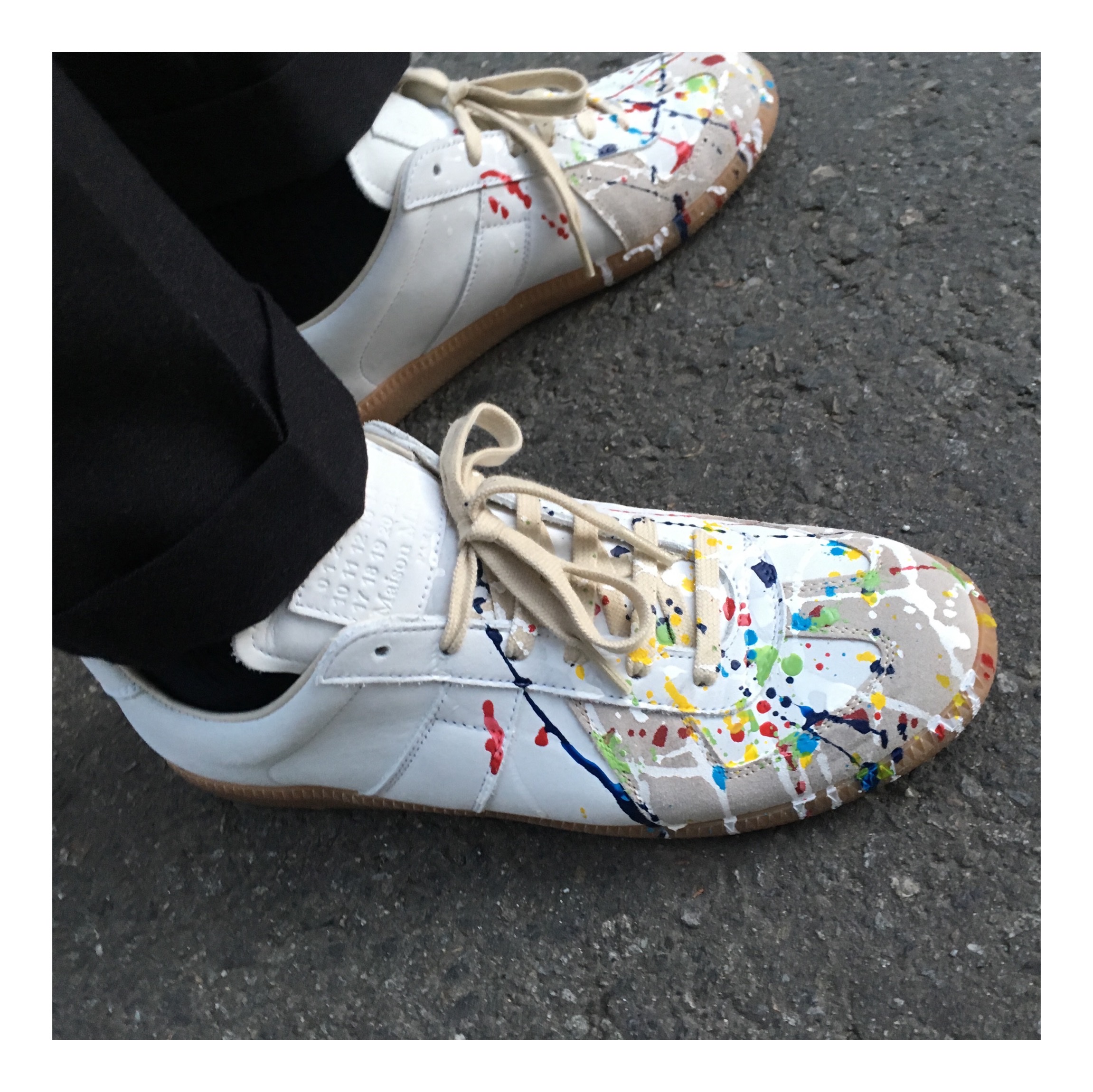 Maison Margiela Replica Paint Drop Sneakers 착용 스타일