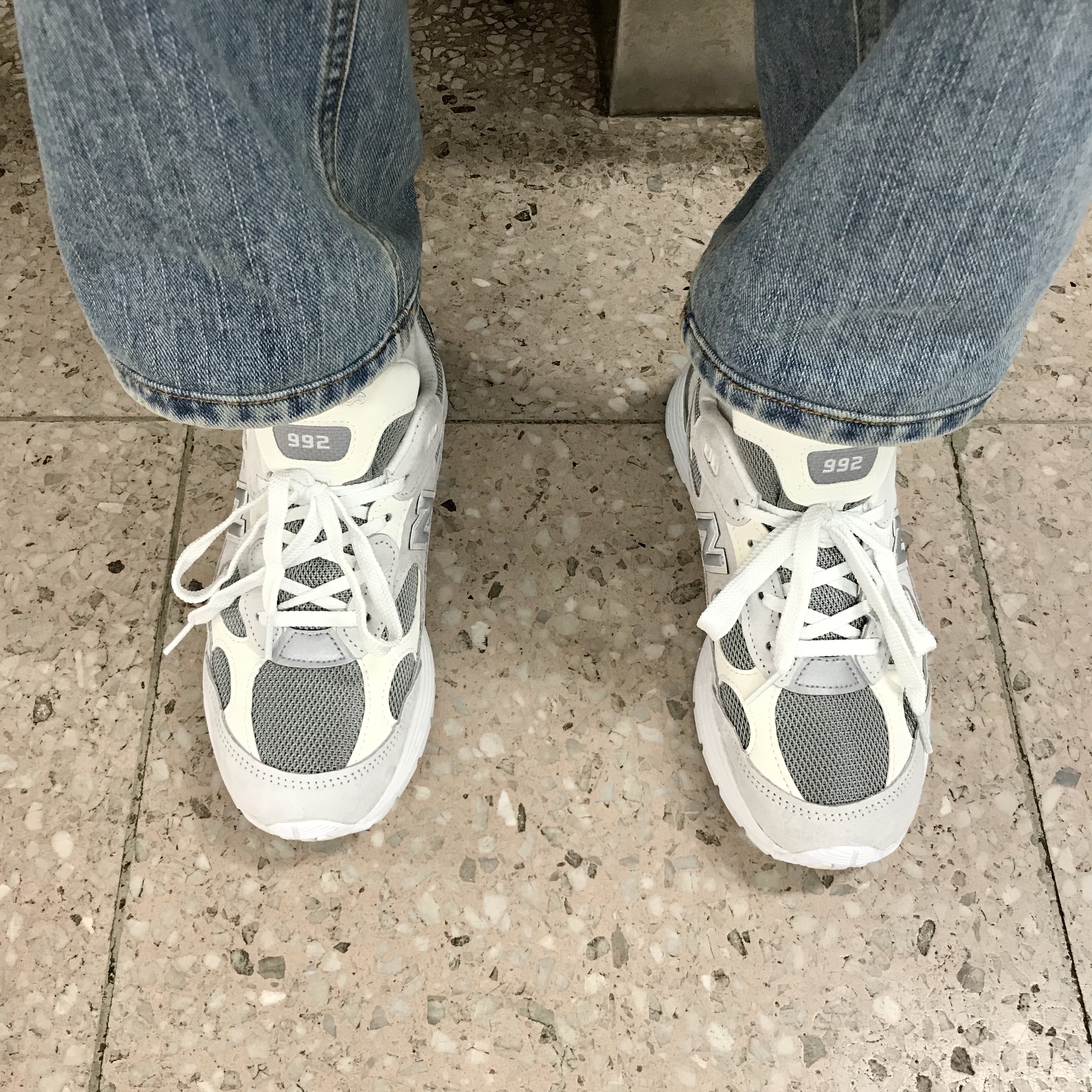 New Balance 992 Made in USA White Silver 착용 스타일