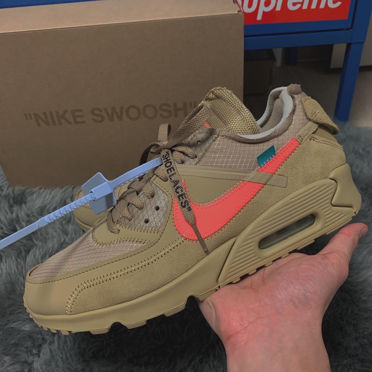 Nike x Off-White Air Max 90 V2 Desert Ore 착용 스타일