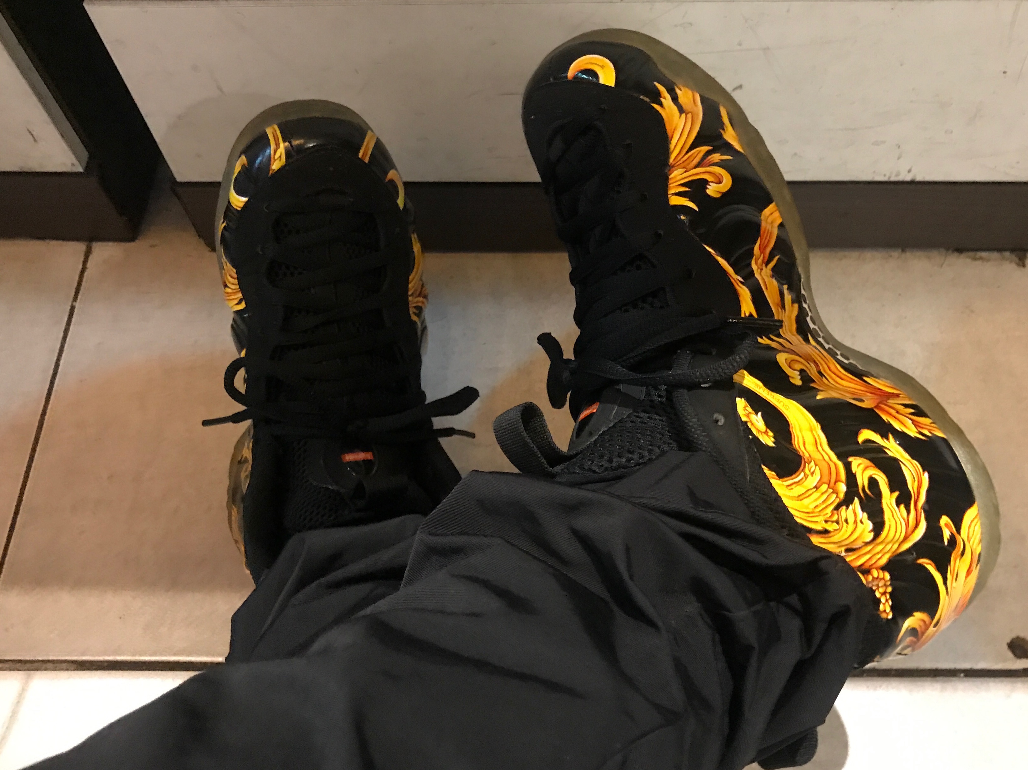 Nike x Supreme Air Foamposite One Black 착용 스타일