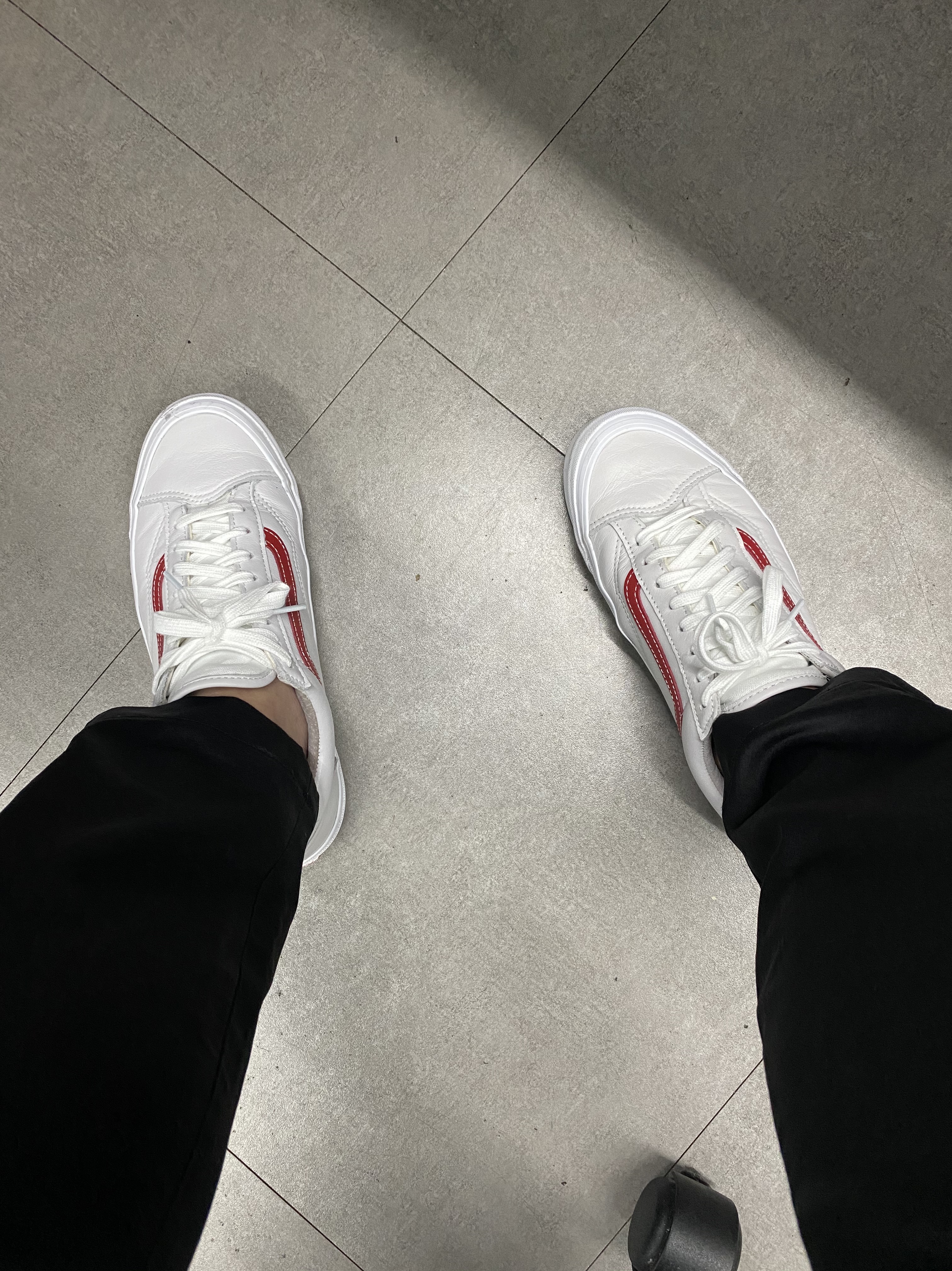 Vans Vault OG Style 36 LX Red 착용 스타일