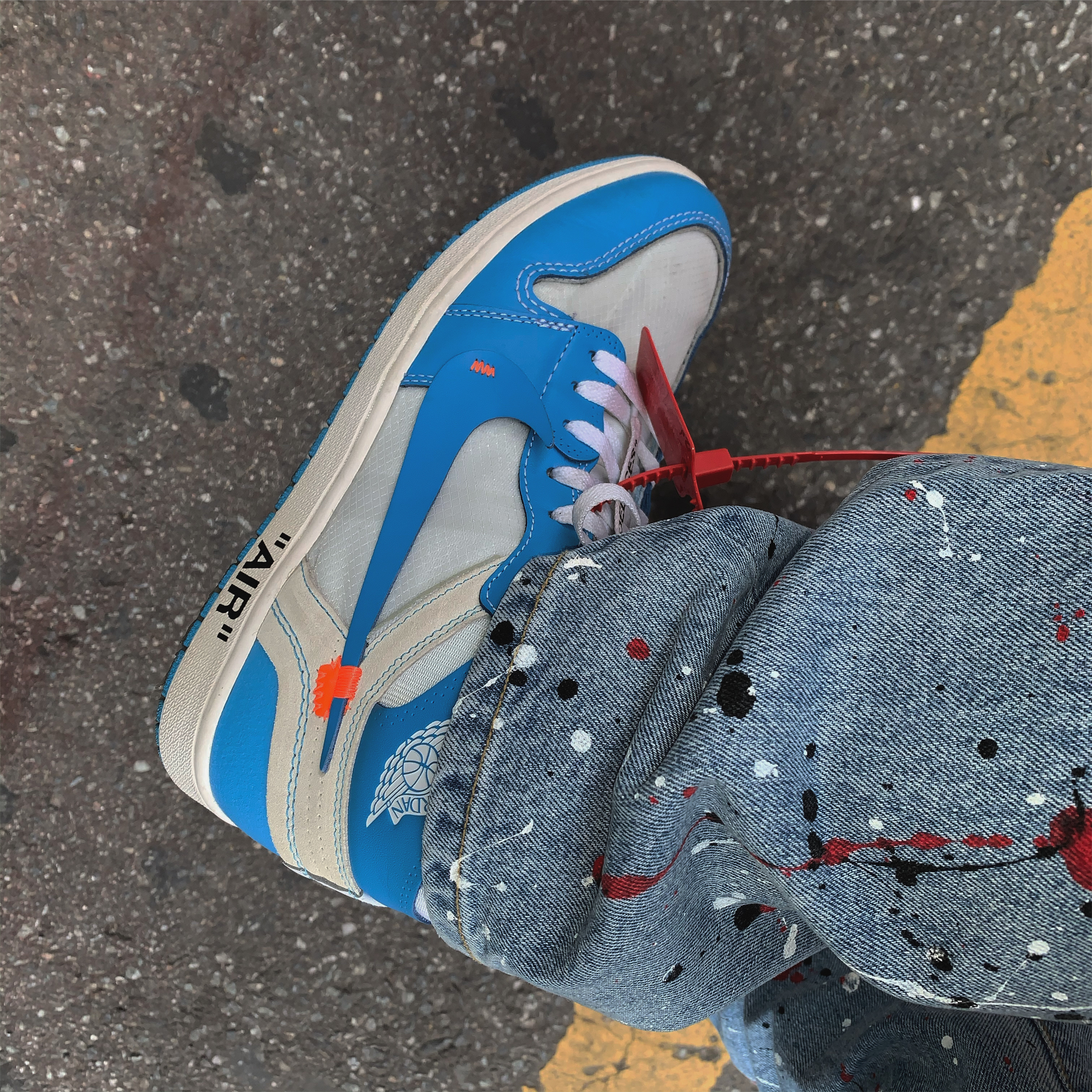 Jordan 1 x Off-White Retro High University Blue 착용 스타일