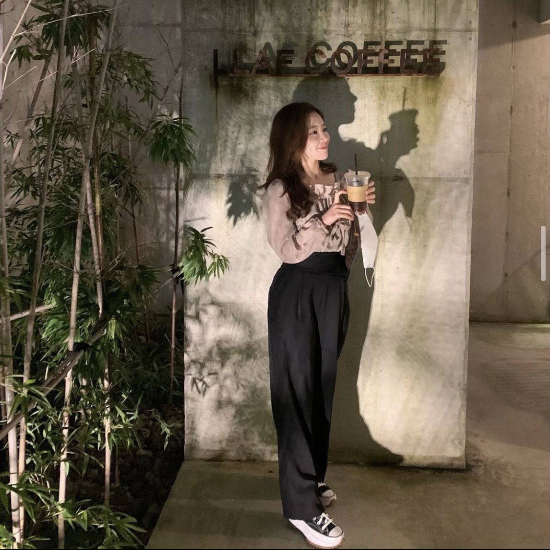 Converse Run Star Hike Hi Black White Gum 착용 스타일 - 1