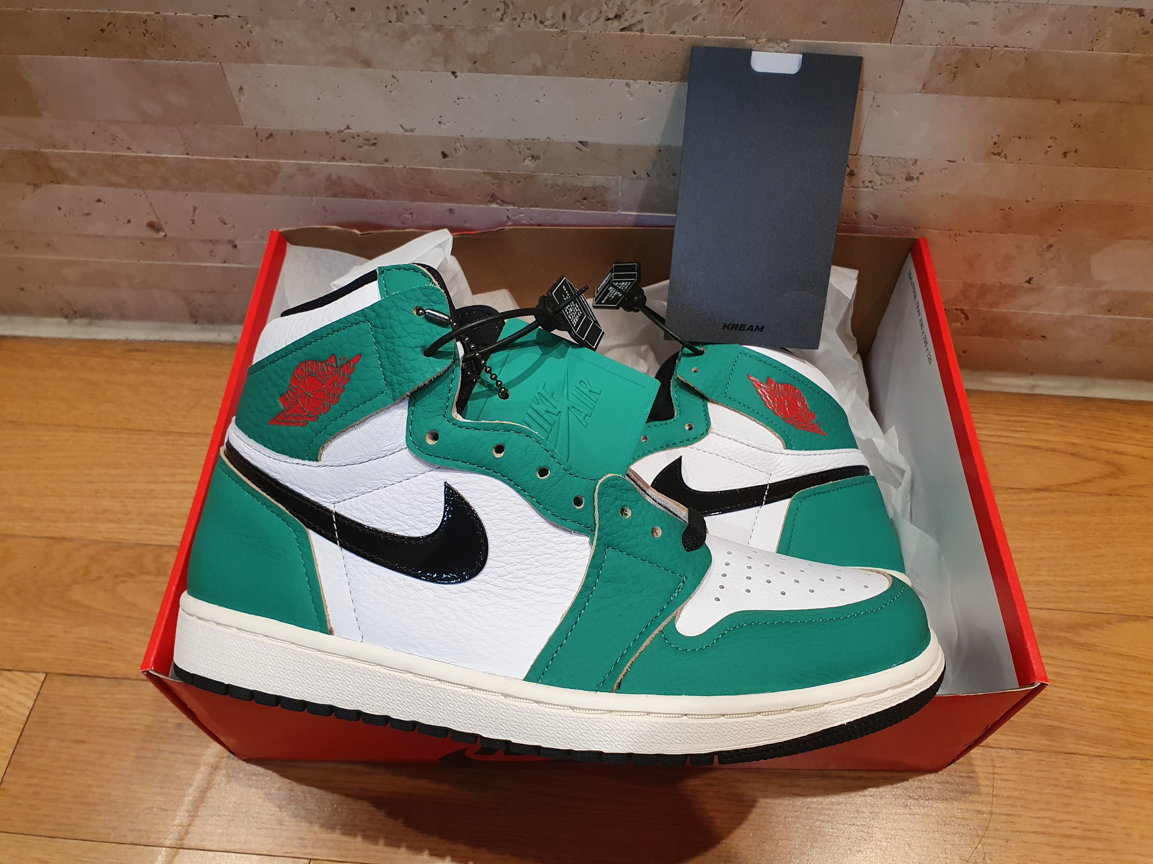 (W) Jordan 1 Retro High OG Lucky Green 착용 스타일