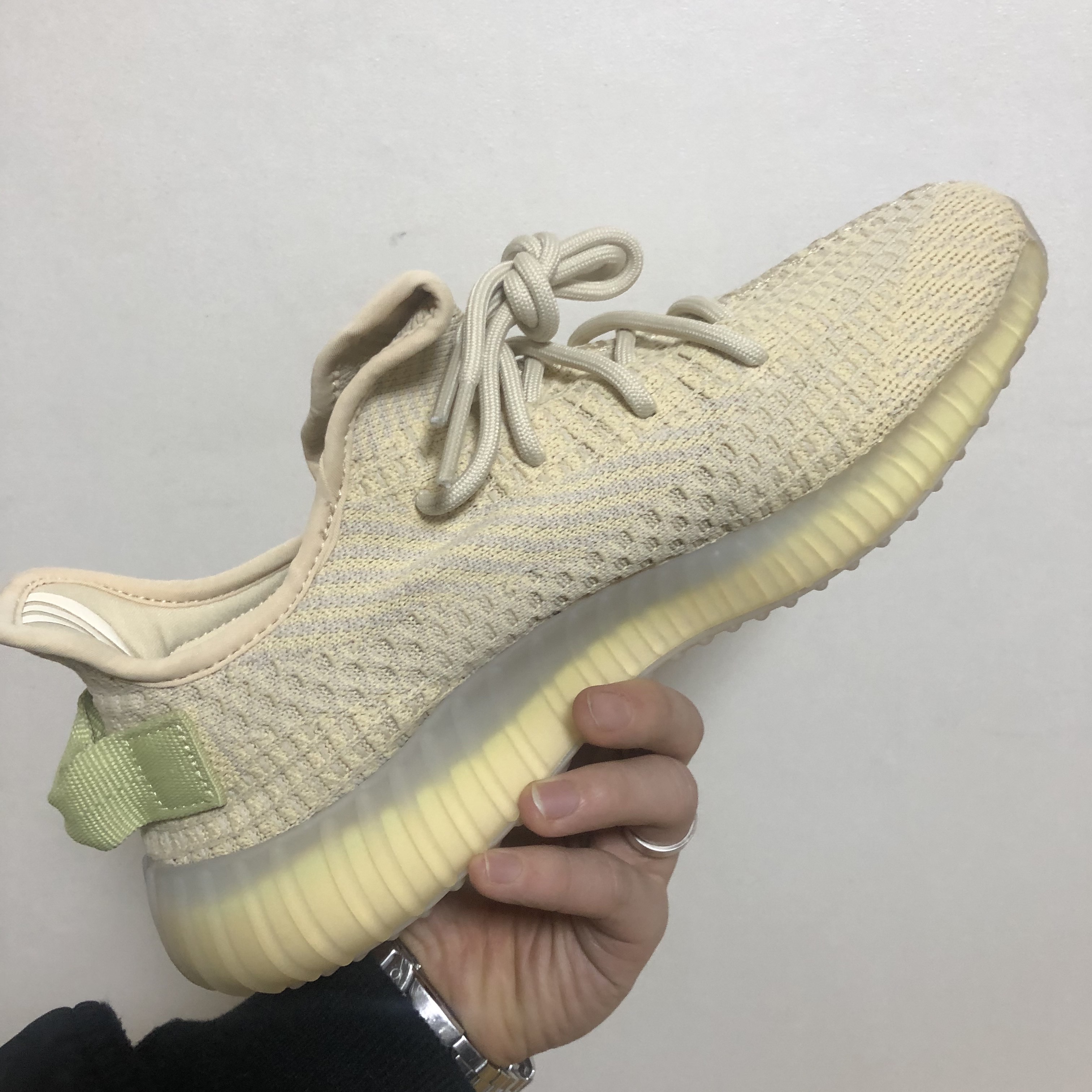 Adidas Yeezy Boost 350 V2 Flax 2020 착용 스타일 - 2