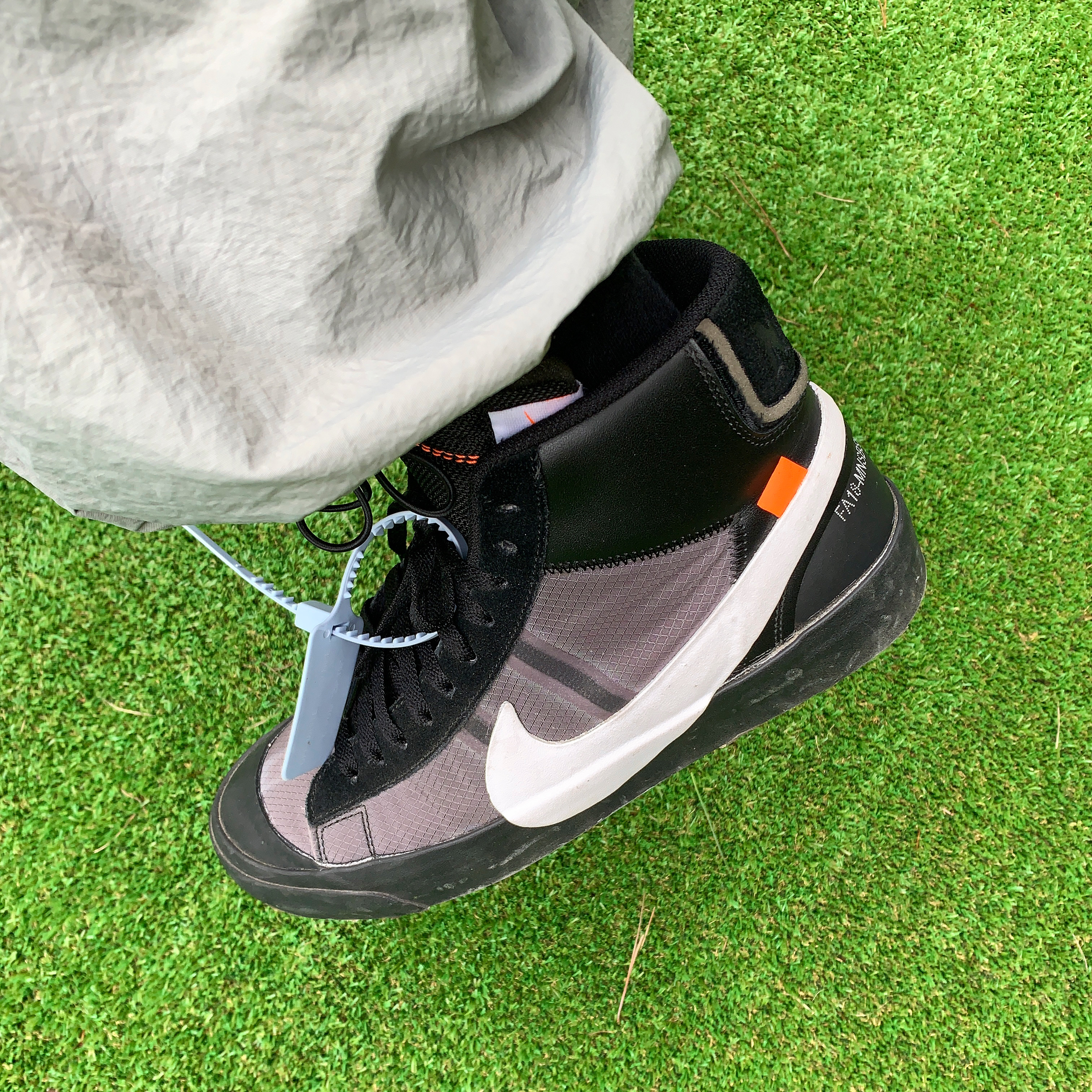 Nike x Off-White Blazer Mid Grim Reaper Black 착용 스타일