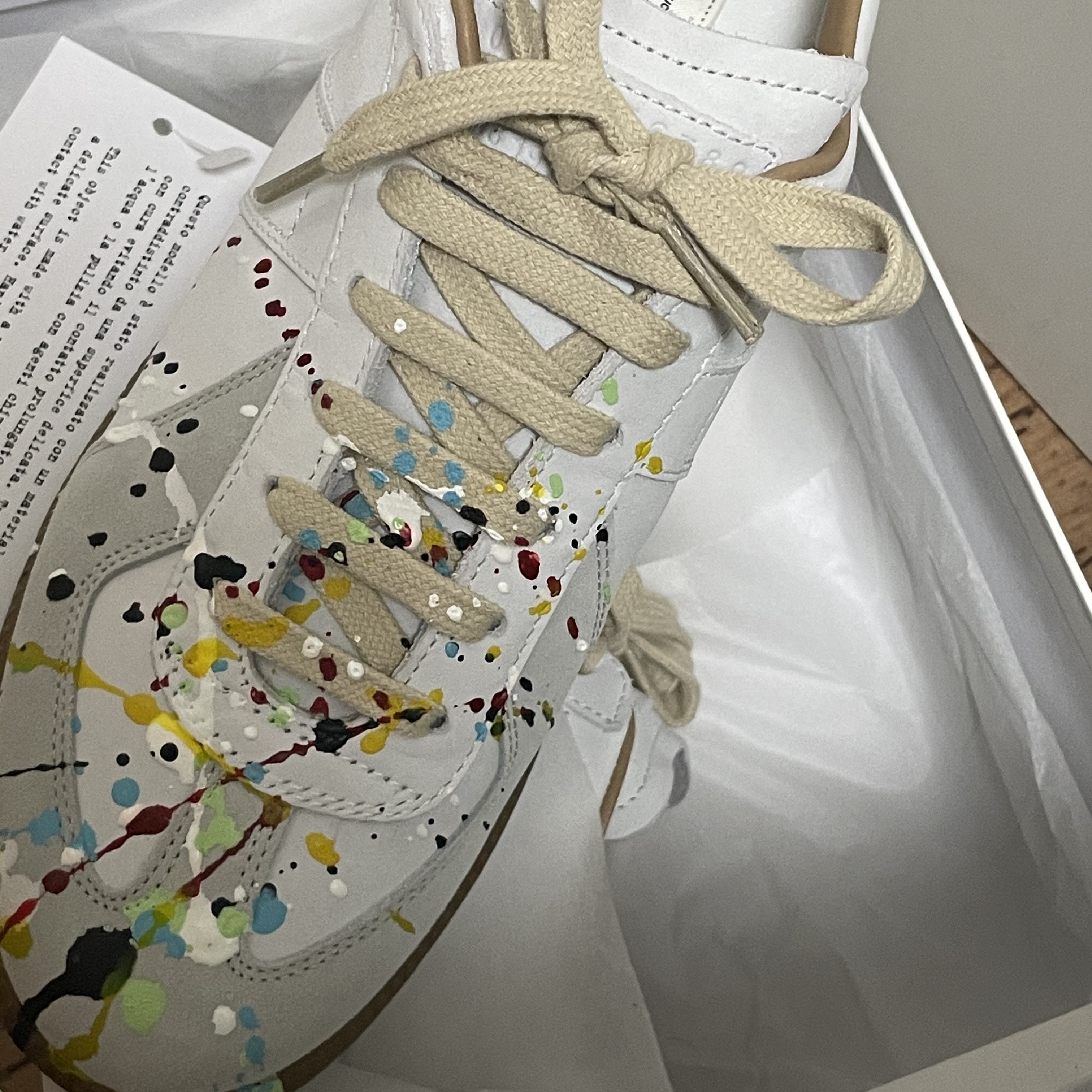 (W) Maison Margiela Replica Paint Drop Sneakers Grey 착용 스타일