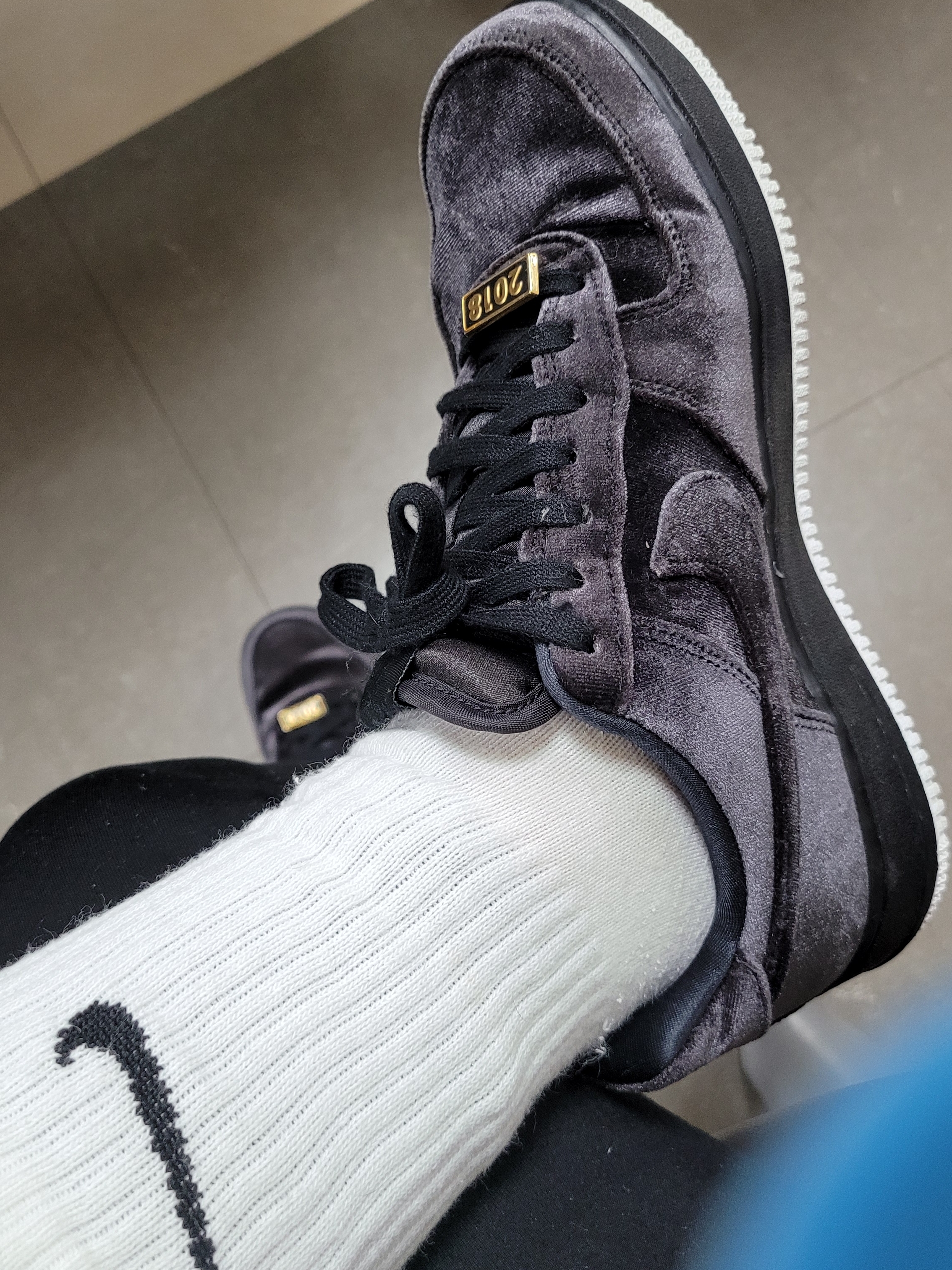 Nike Air Force 1 Low Rose Velvet 착용 스타일
