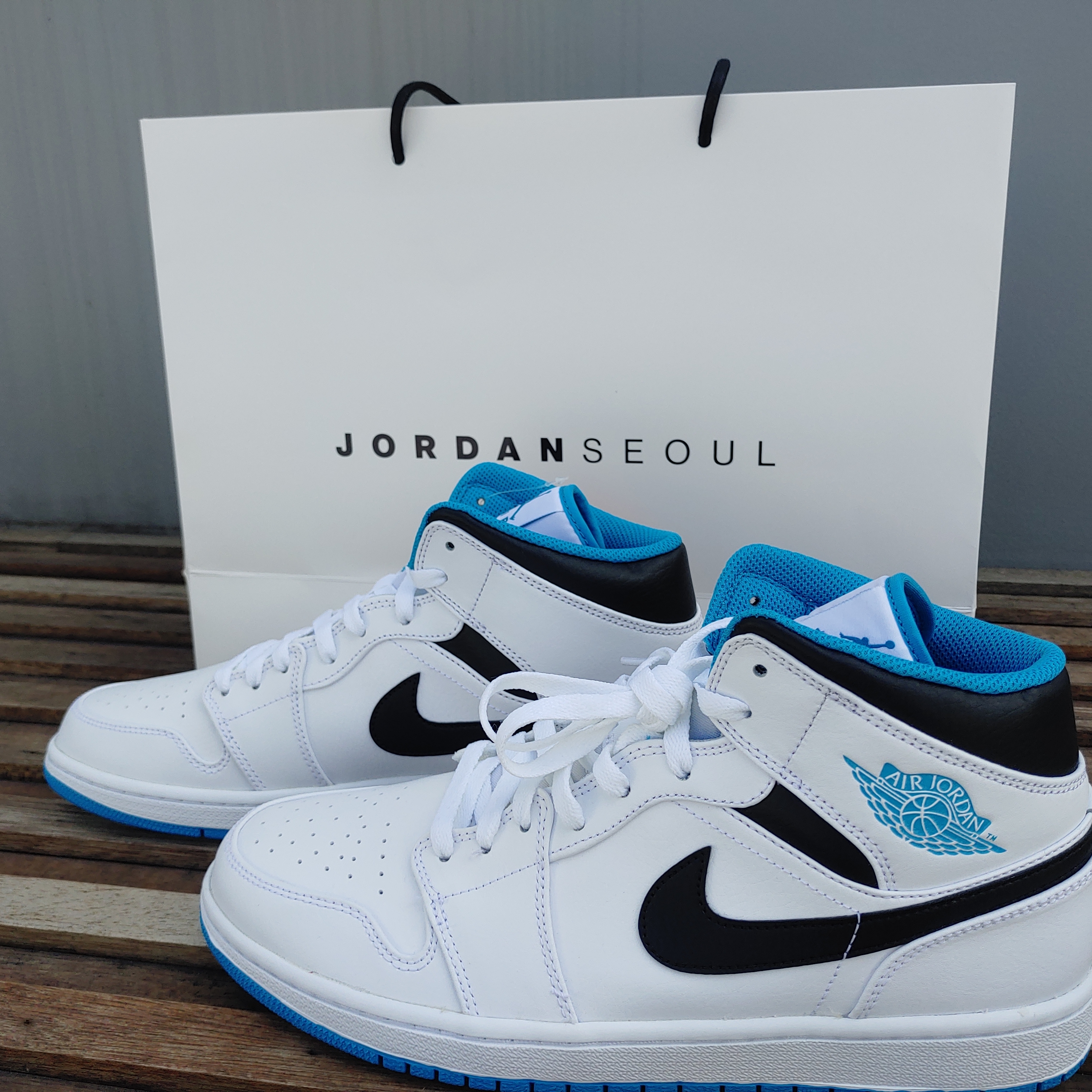 Jordan 1 Mid Laser Blue 착용 스타일