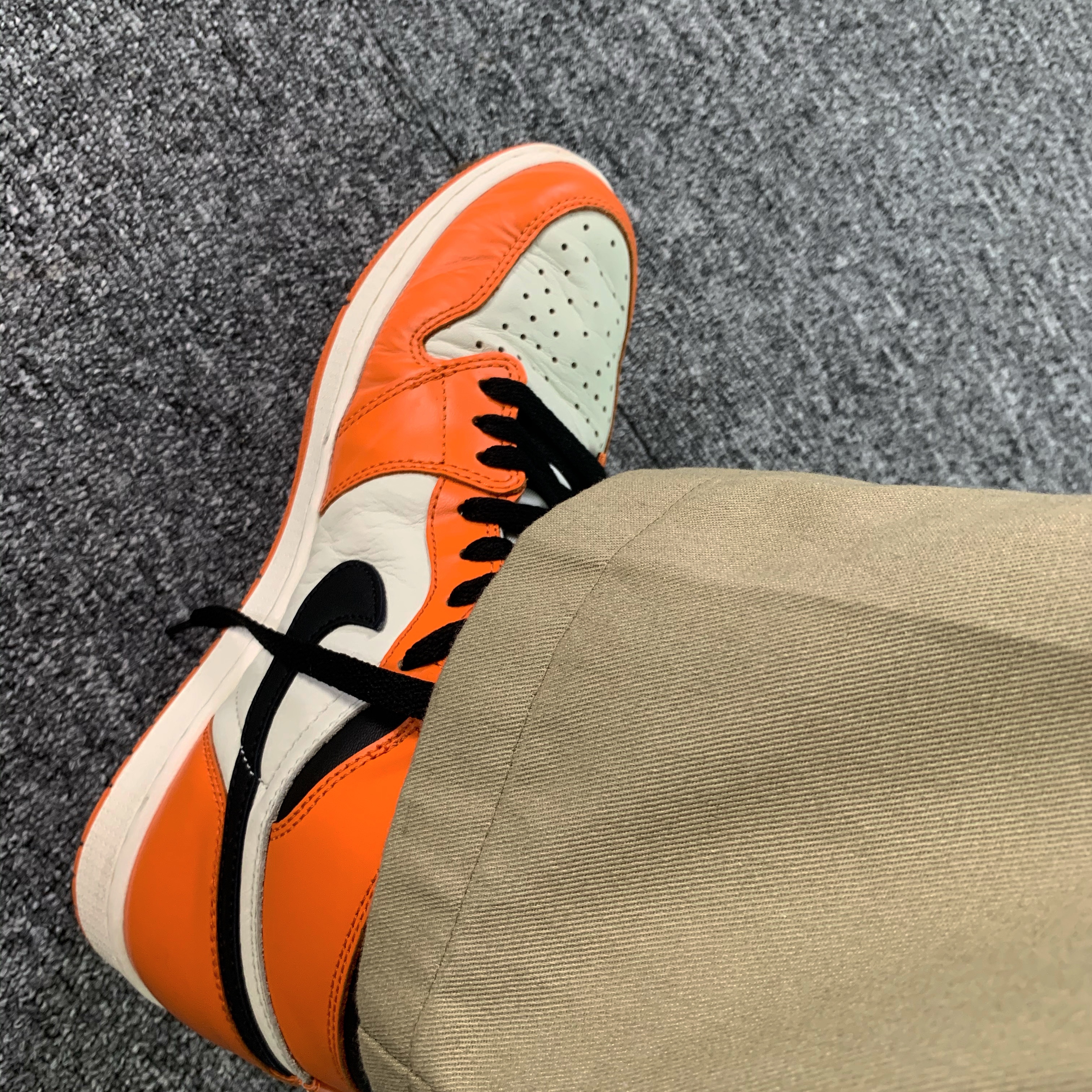 Jordan 1 Retro High OG Reverse Shattered Backboard 착용 스타일