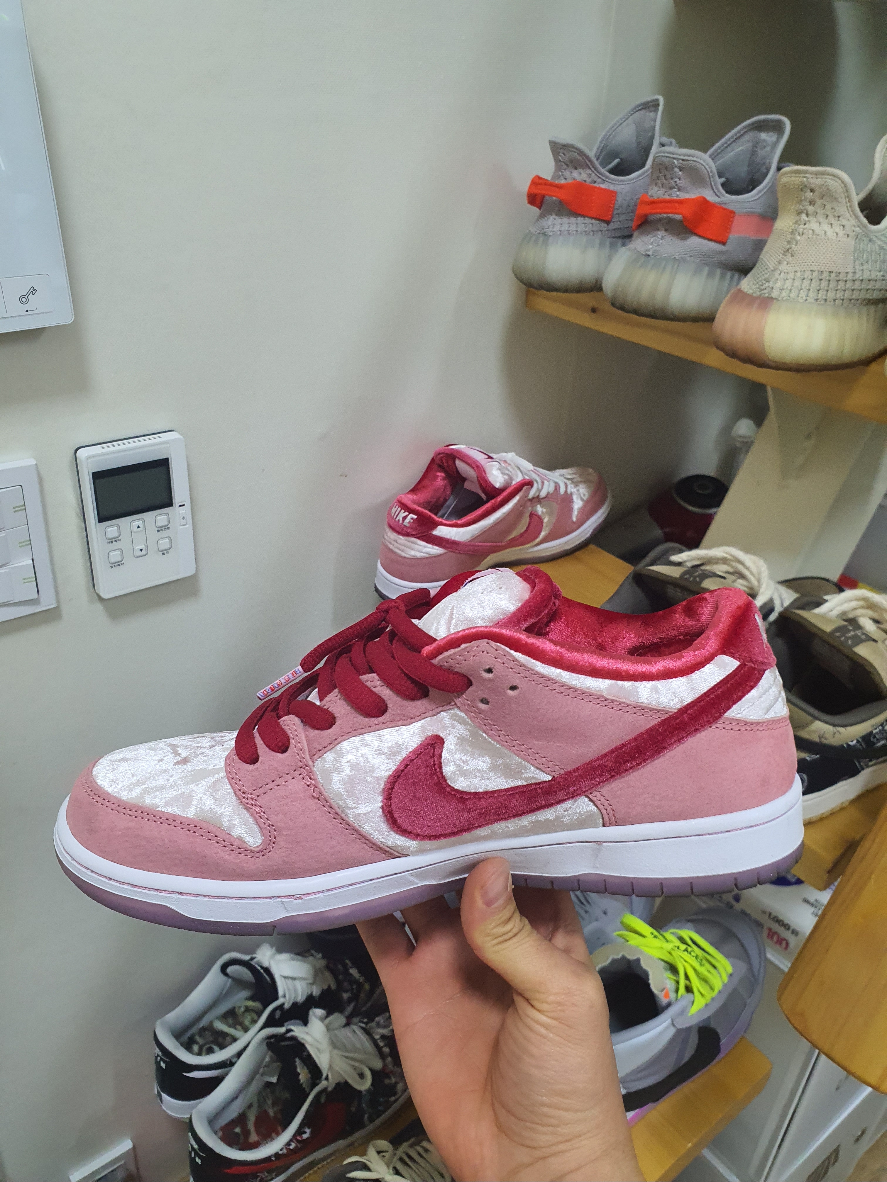 Nike x StrangeLove SB Dunk Low Pink (Regular Box) 착용 스타일