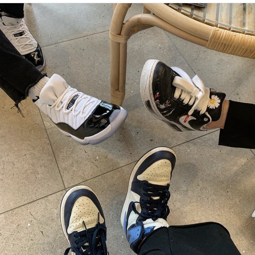 Jordan 1 Retro High Obsidian UNC, Nike x Peaceminusone Air Force 1 Low Para-Noise 착용 스타일