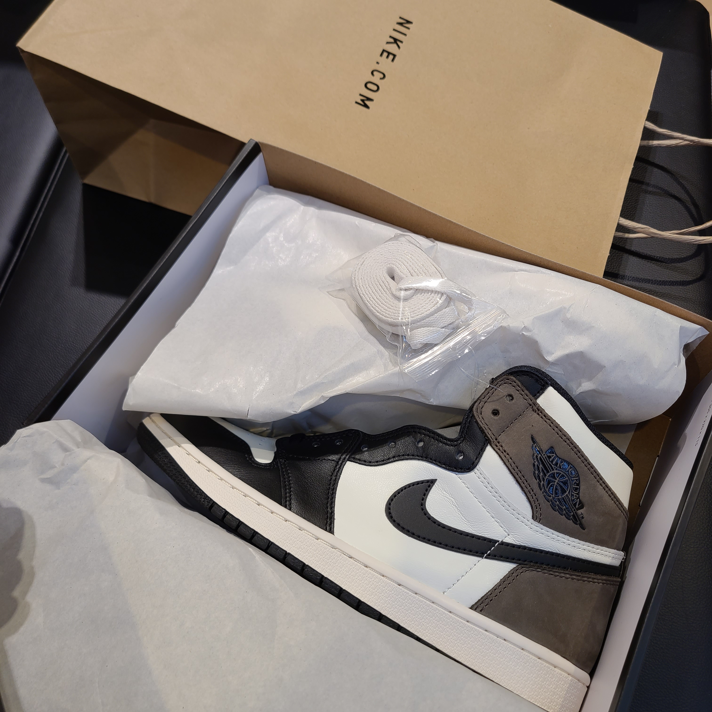 Jordan 1 Retro High OG Black Mocha 착용 스타일