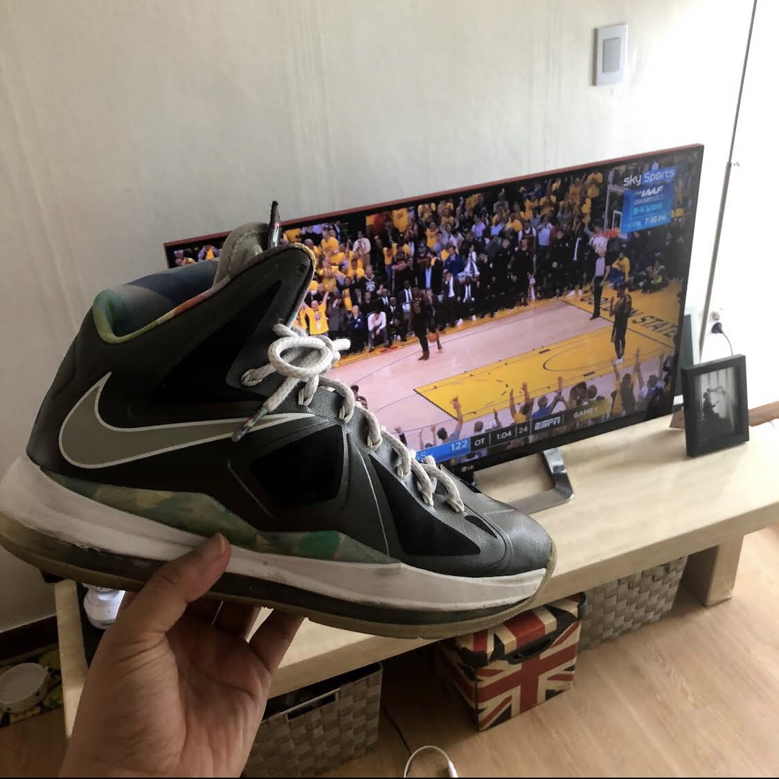 Nike LeBron X EXT Black Suede 착용 스타일