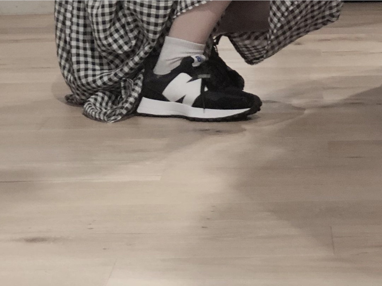 New Balance 327 Black 착용 스타일