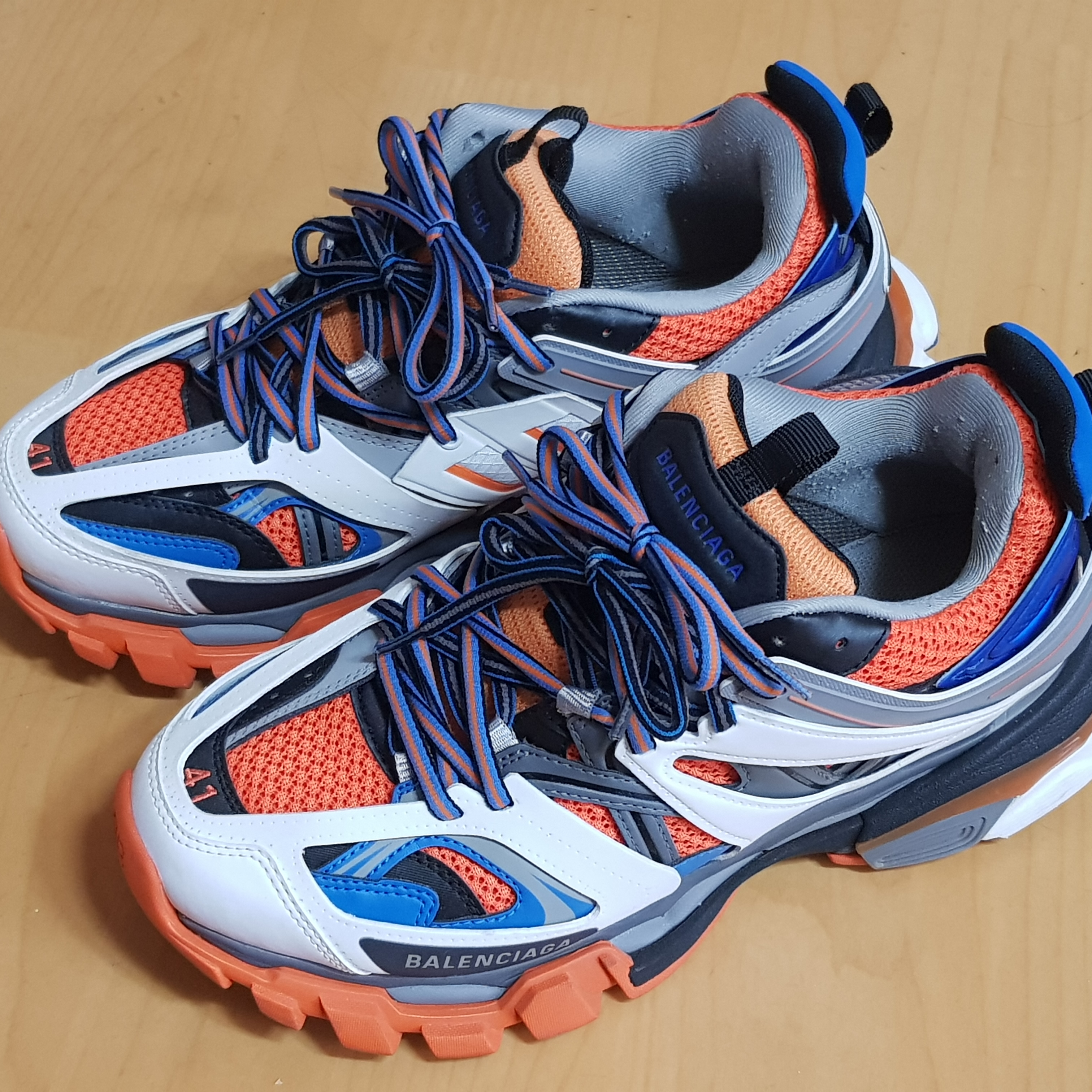 Balenciaga Track Sneakers Orange Grey, Balenciaga Speed Trainer Black White 2020 착용 스타일 - 1