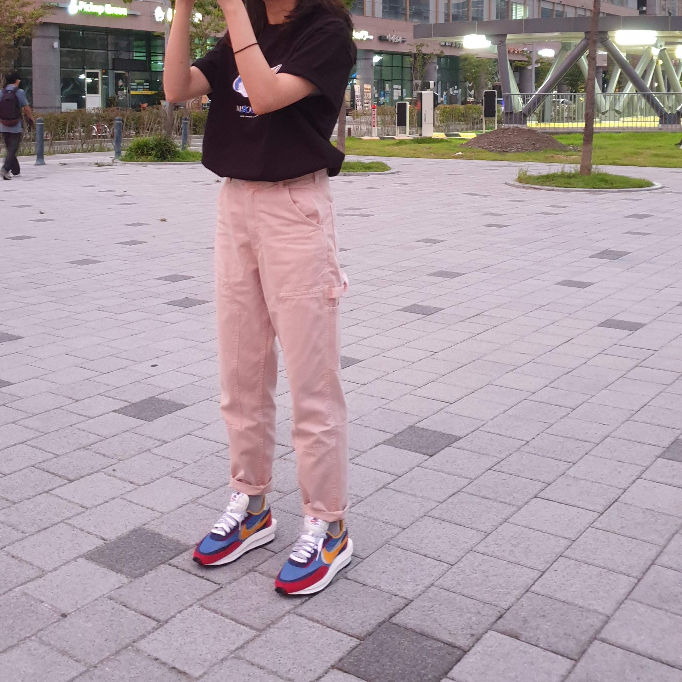 Nike x Sacai LDWaffle Blue Multi 착용 스타일