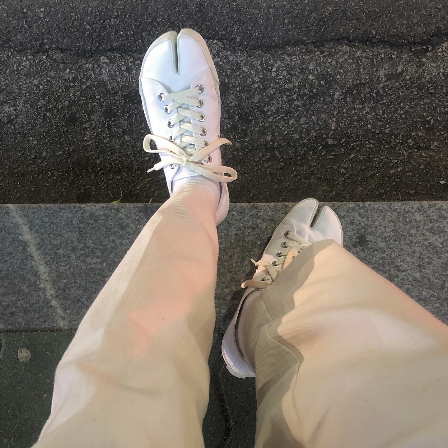 Maison Margiela Tabi Low White 착용 스타일 - 2
