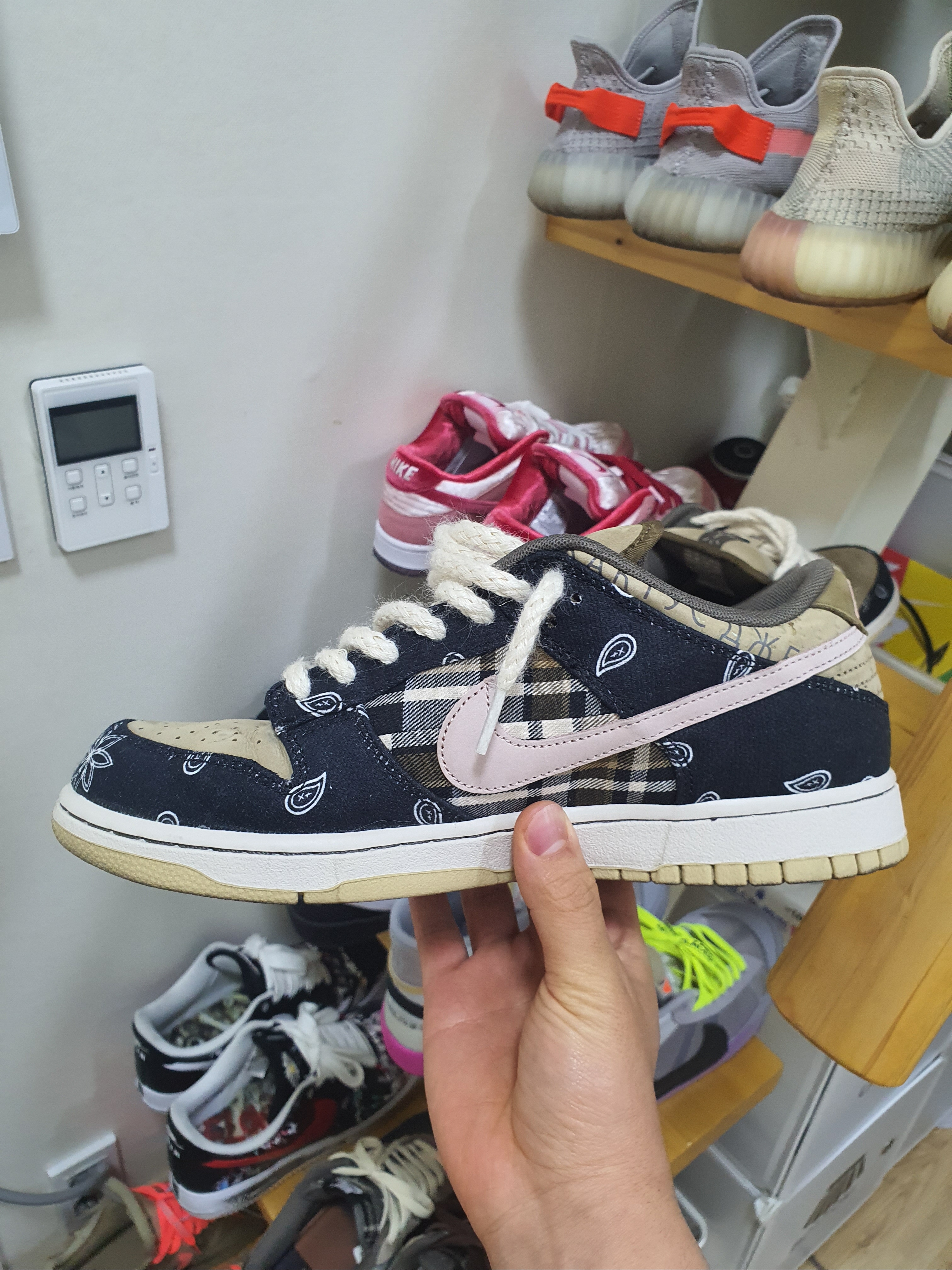 Nike x Travis Scott SB Dunk Low 착용 스타일
