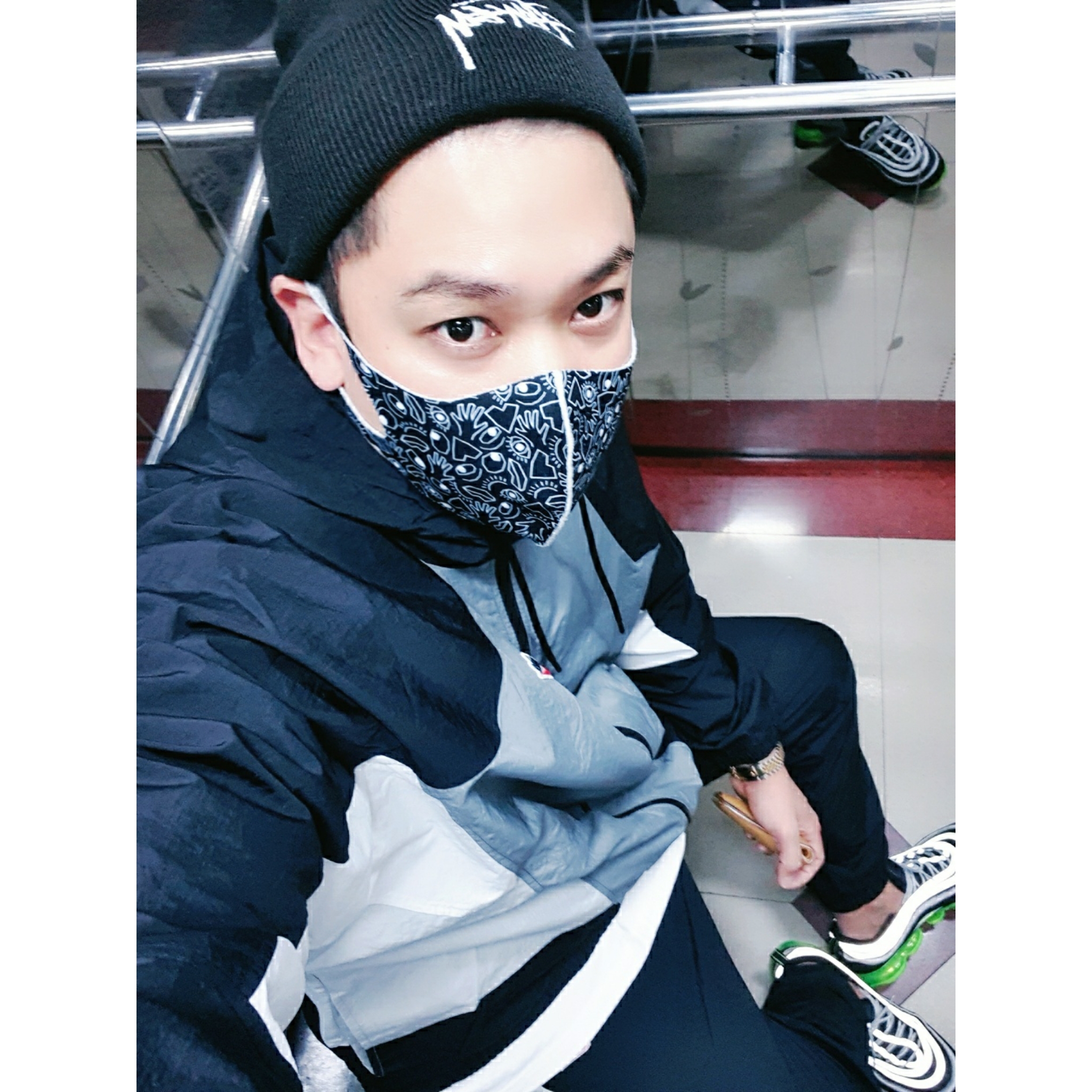 Nike Air VaporMax 97 Black Volt 착용 스타일