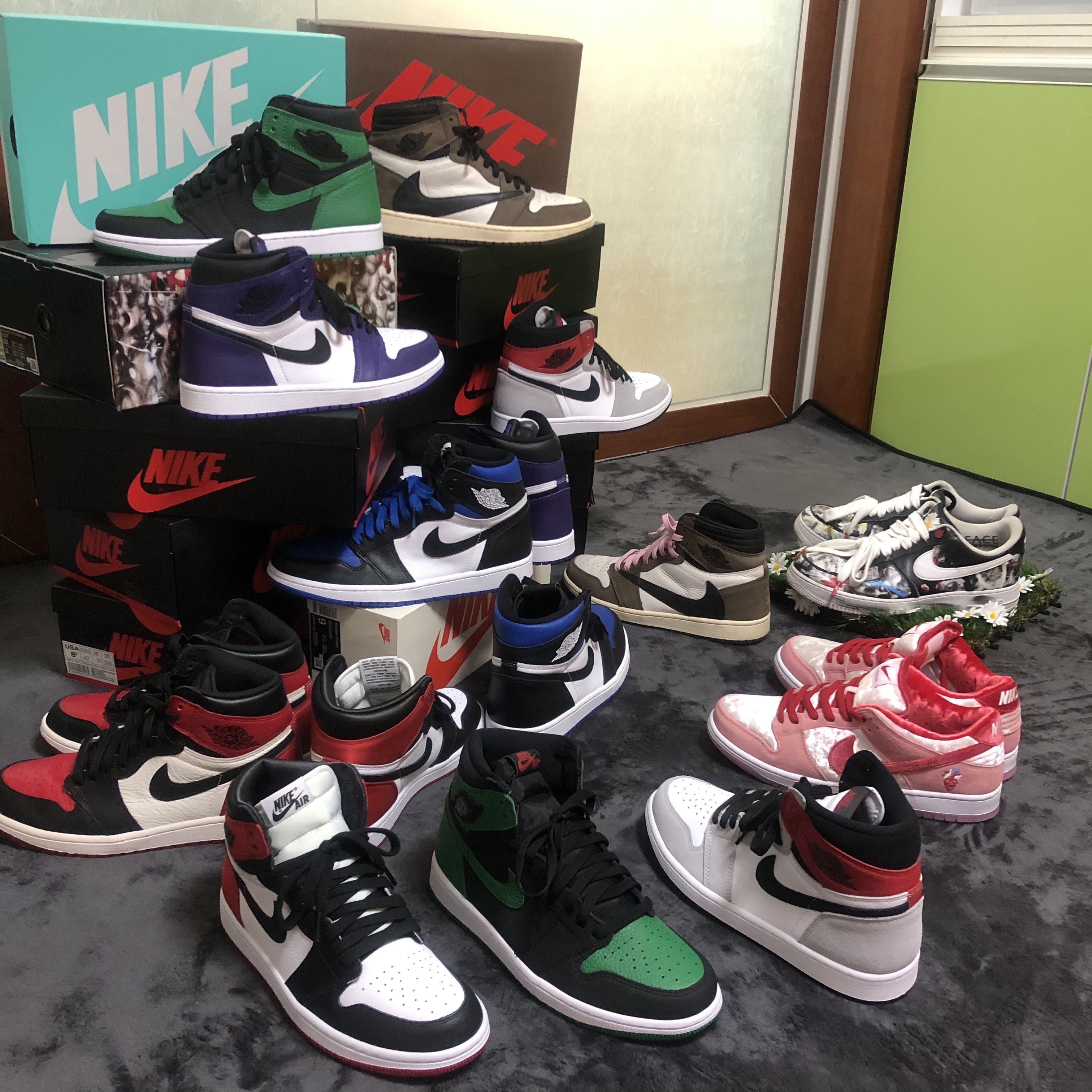 Jordan 1 x Travis Scott Retro High OG SP Mocha, Jordan 1 Retro High OG Pine Green Black 착용 스타일