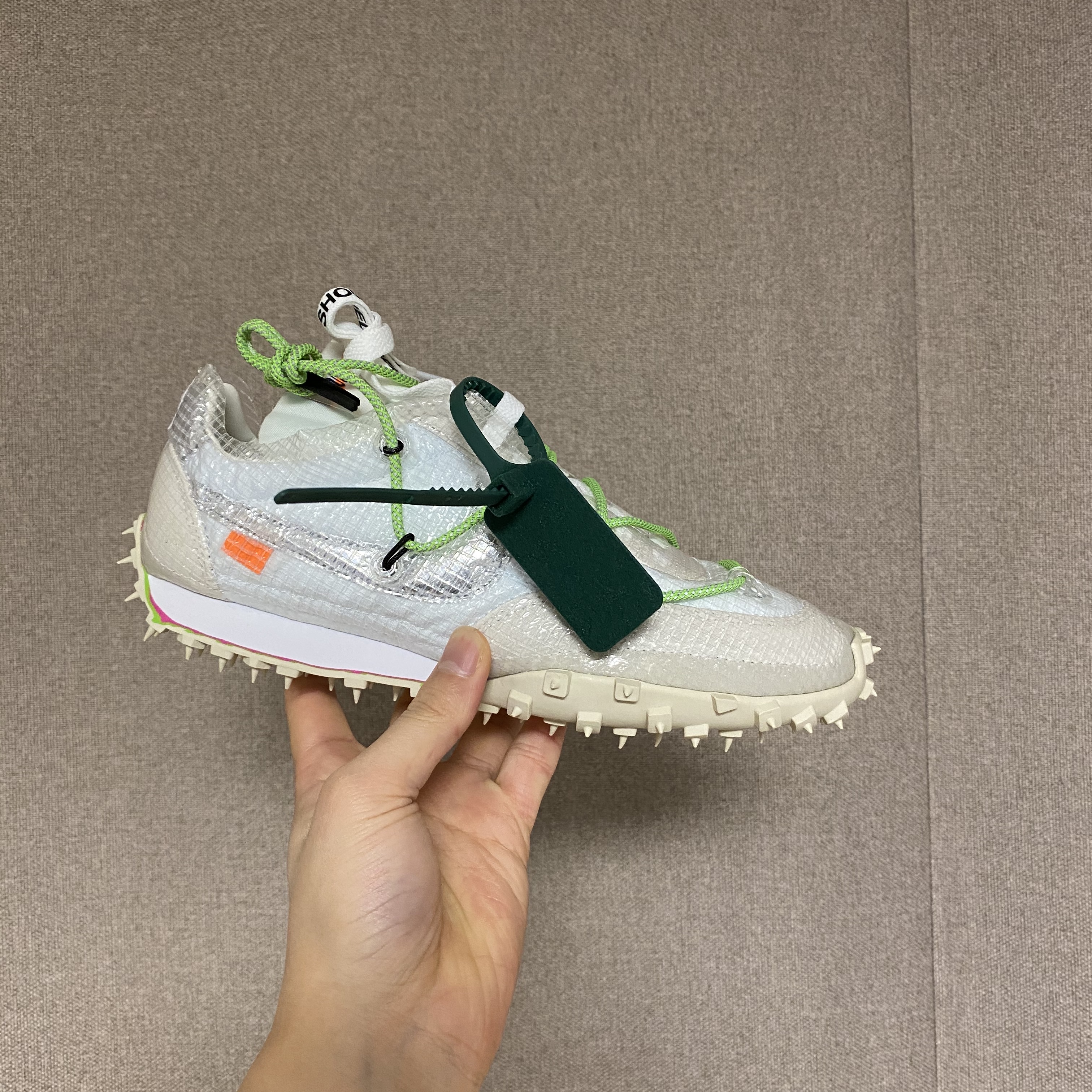 (W) Nike x Off-White Waffle Racer White 착용 스타일 - 2