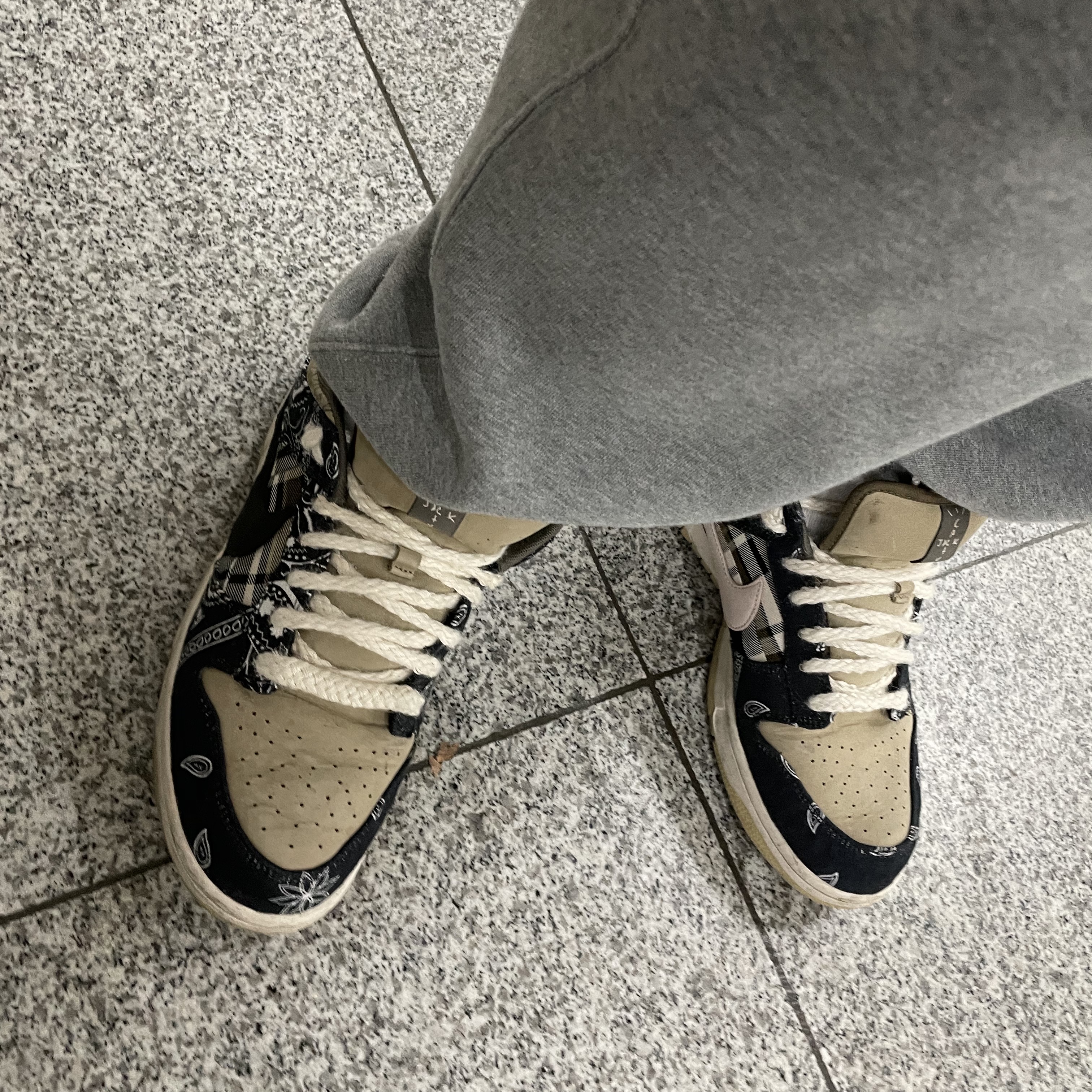 Nike x Travis Scott SB Dunk Low 착용 스타일
