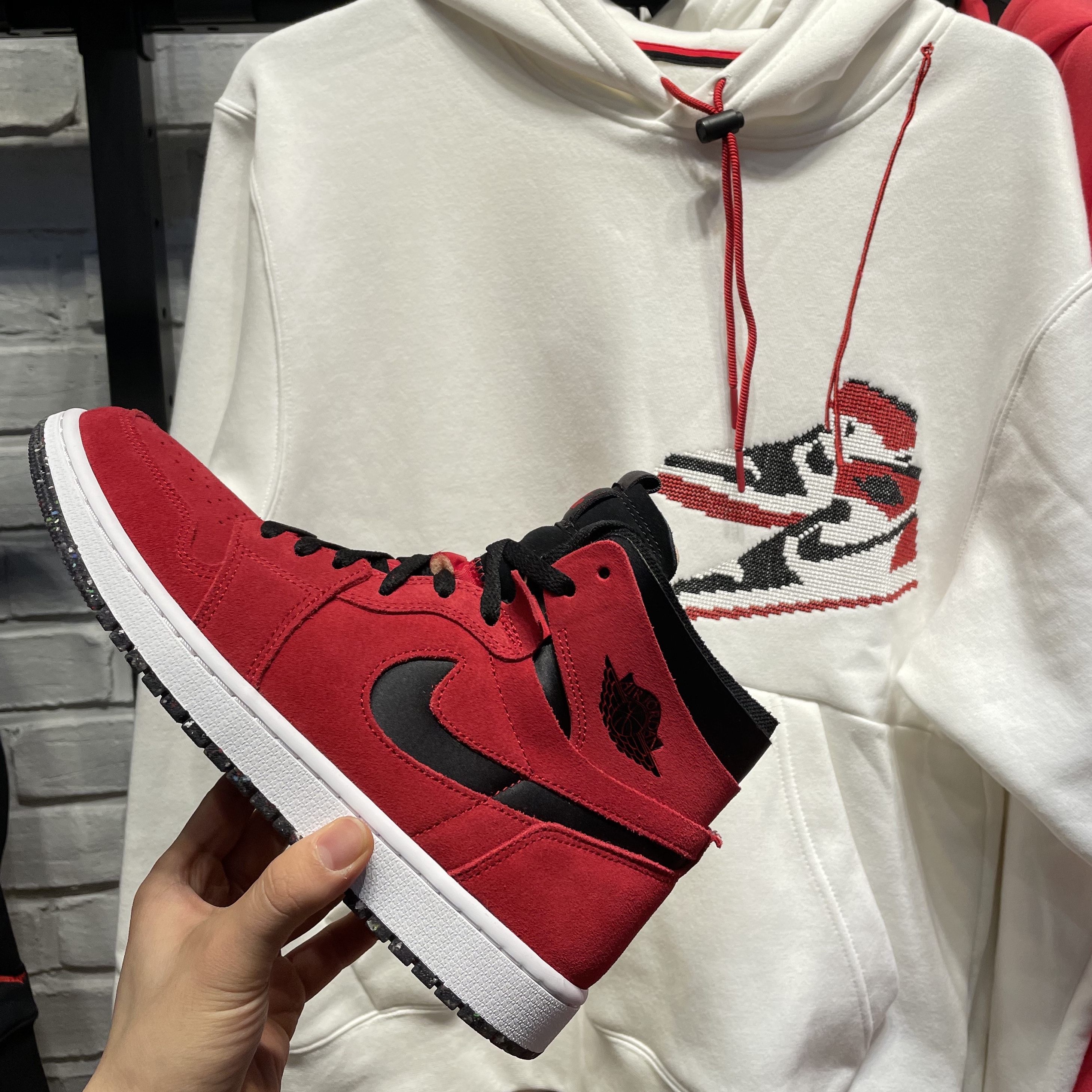 Jordan 1 Zoom Air CMFT Gym Red 착용 스타일