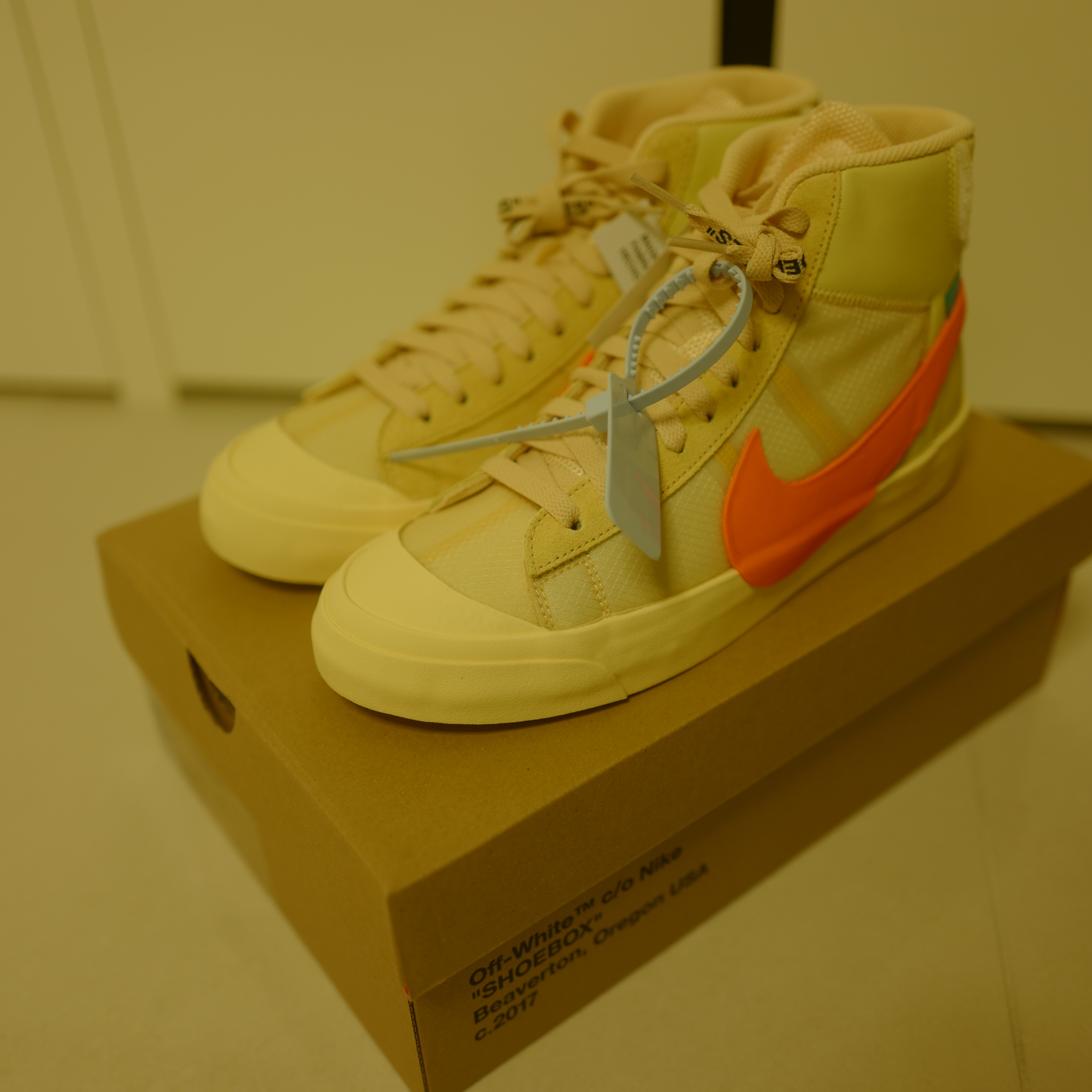 Nike x Off-White Blazer Mid Off-White All Hallow's Eve 착용 스타일 - 1