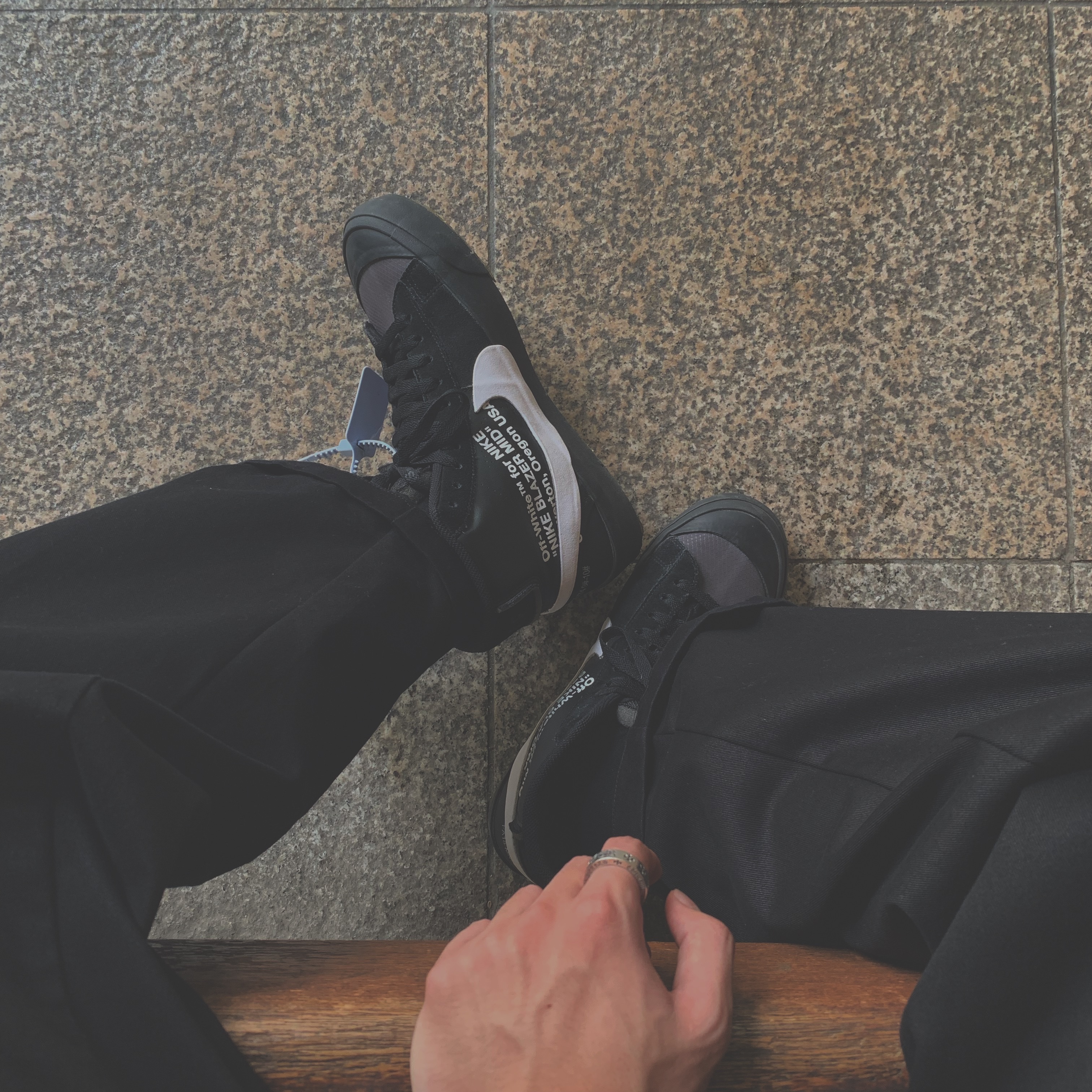 Nike x Off-White Blazer Mid Grim Reaper Black 착용 스타일