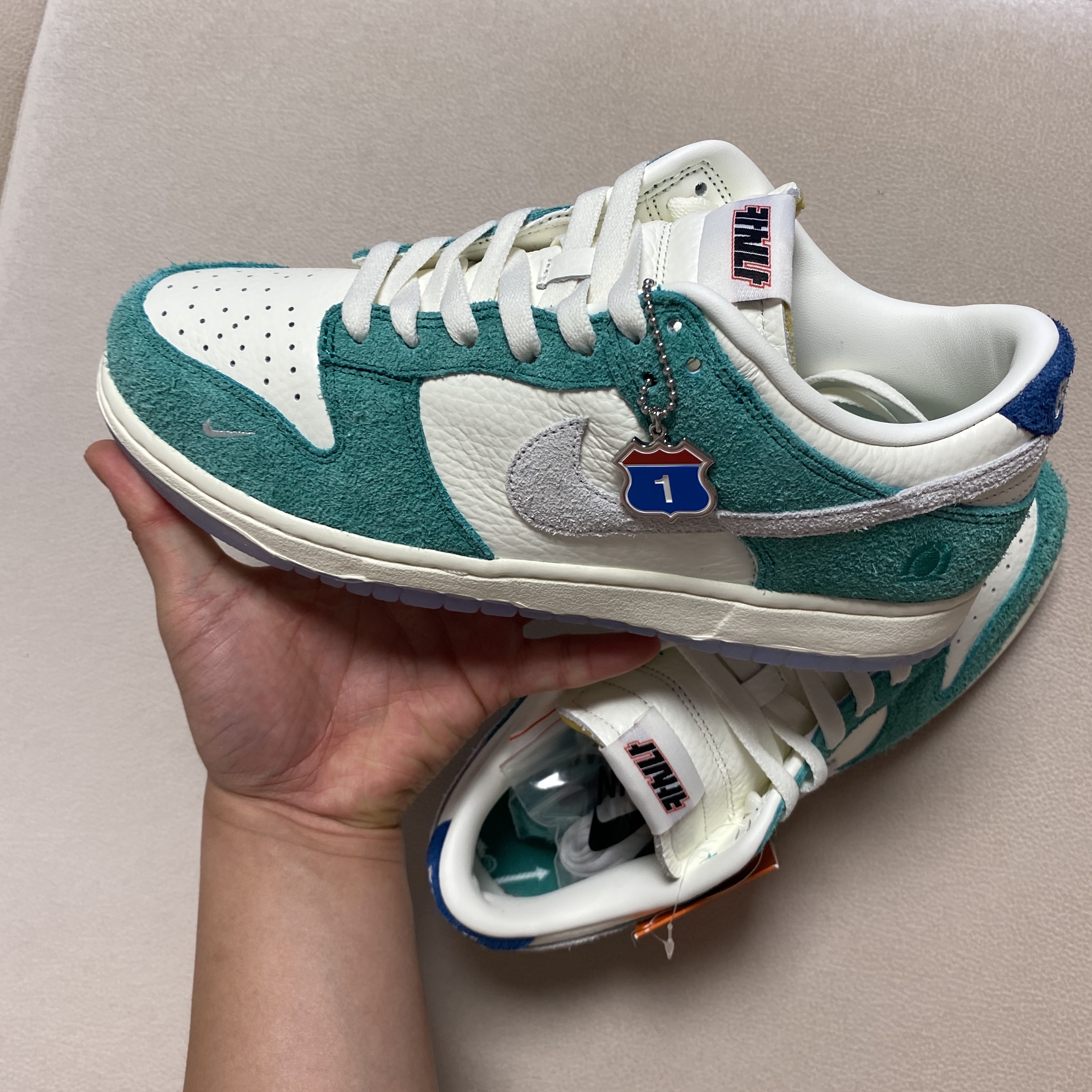Nike x Kasina Dunk Low Road Sign - Kasina Exclusive 착용 스타일 - 3